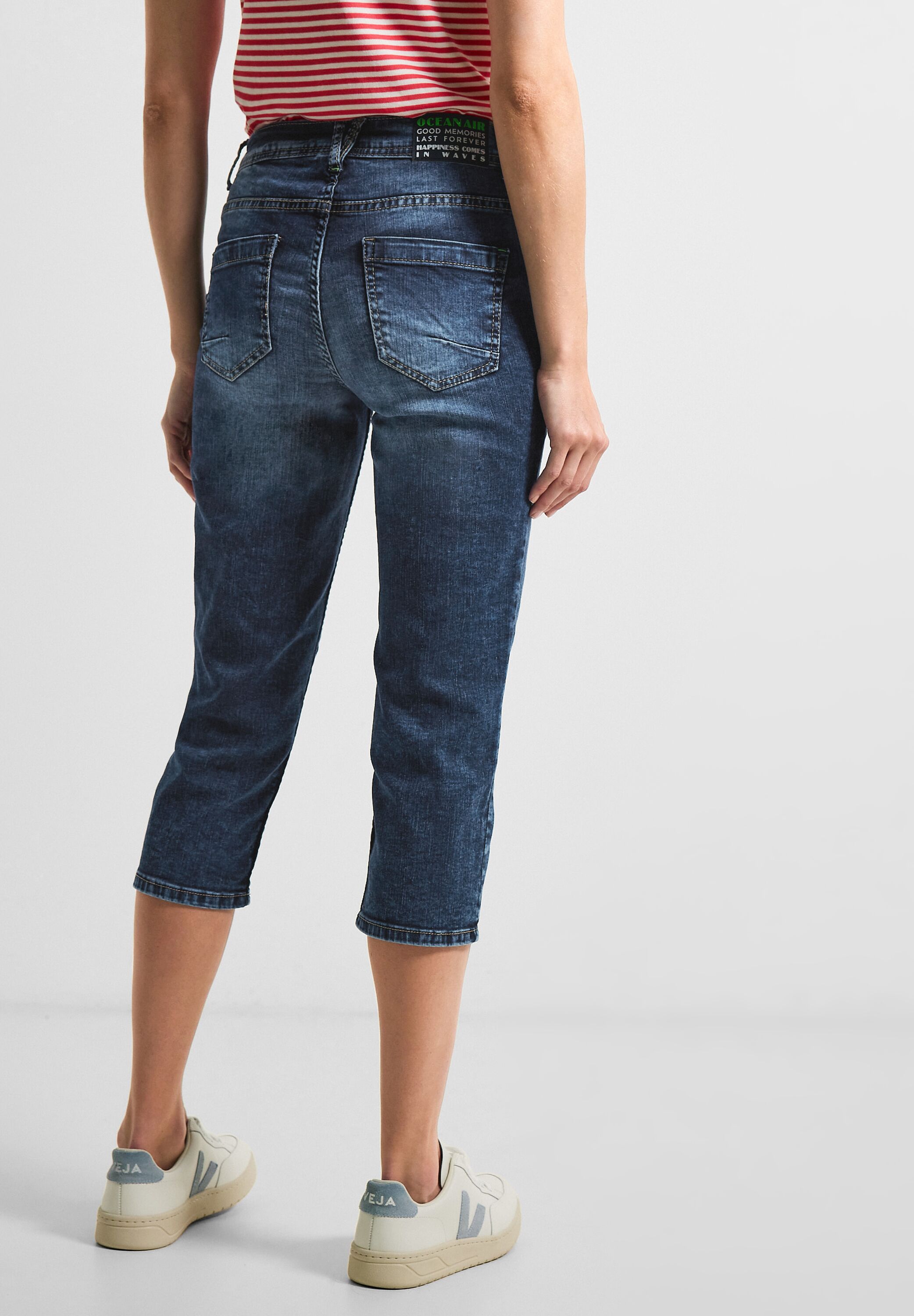 Loose Fit 3/4 Jeans