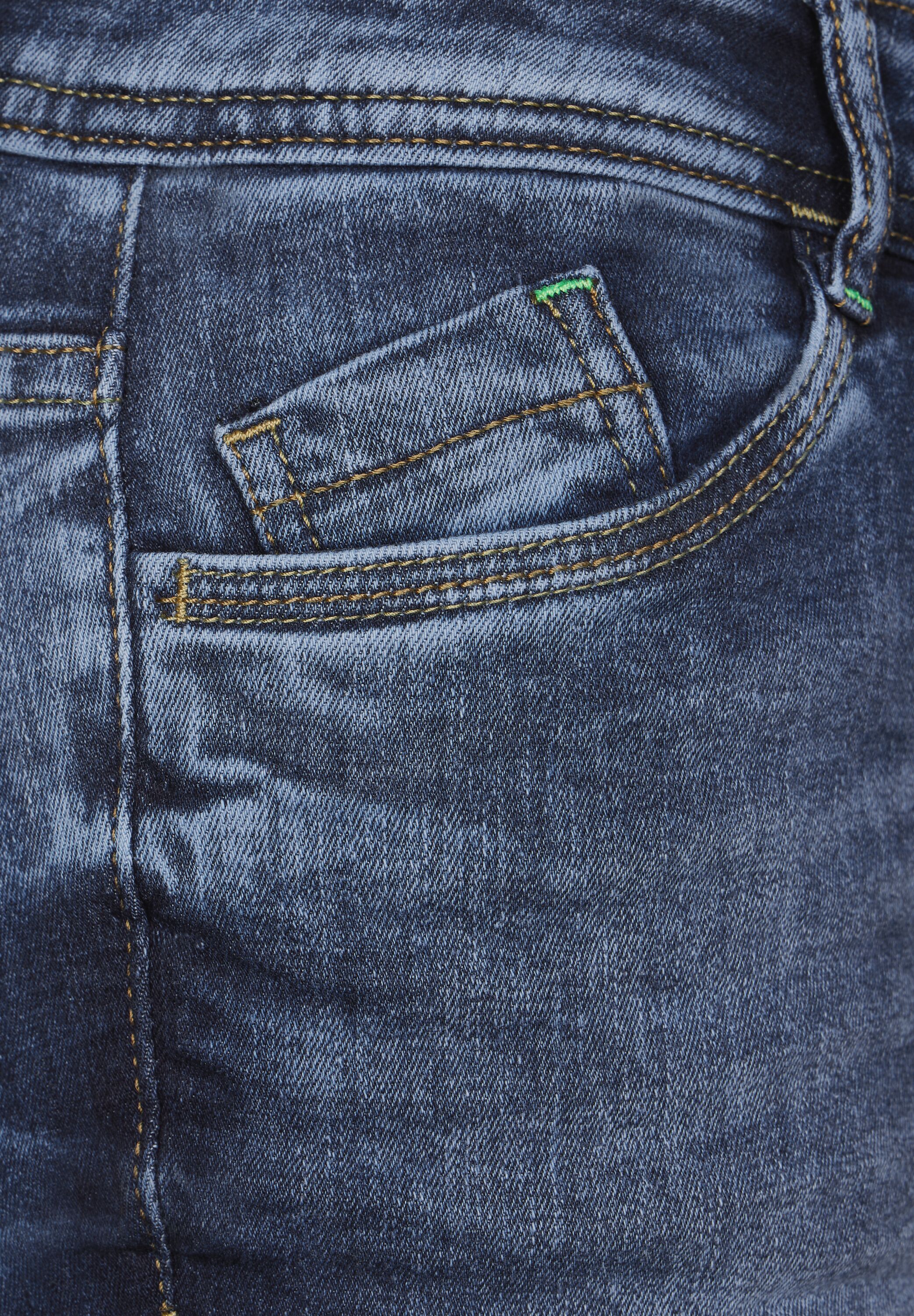Casual Fit Jeans