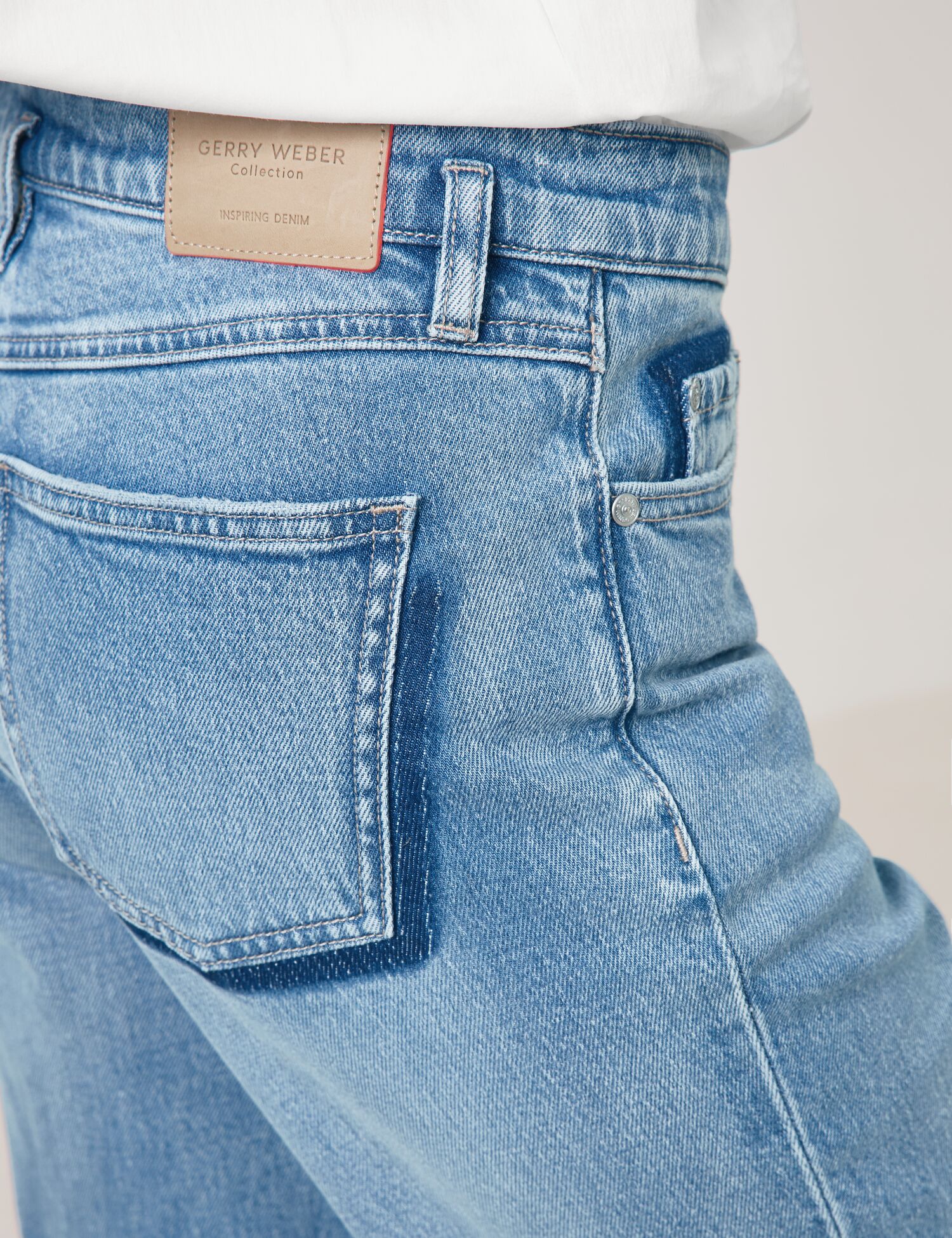 7/8 Jeans mit breitem Saumaufschlag