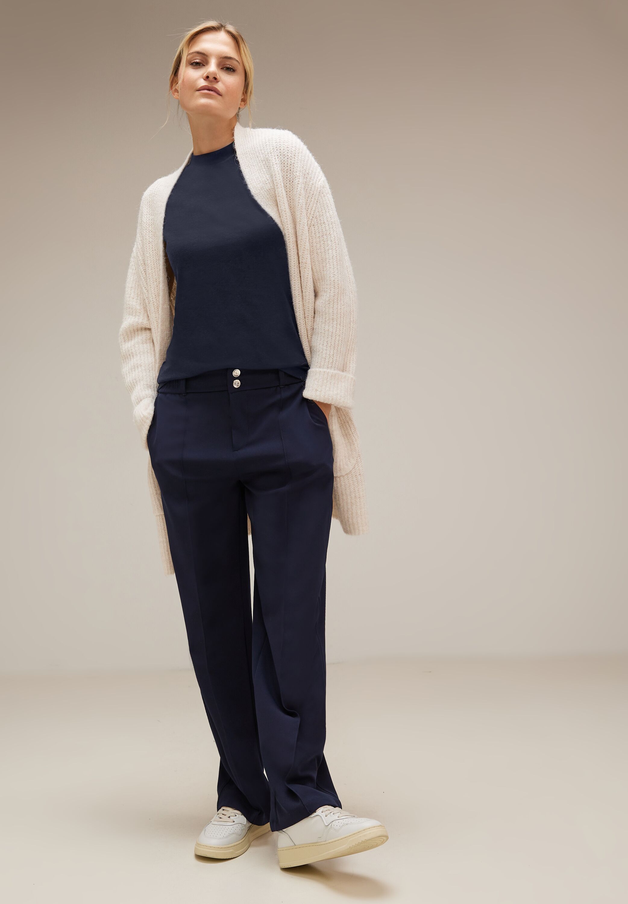Basic Top mit Stehkragen