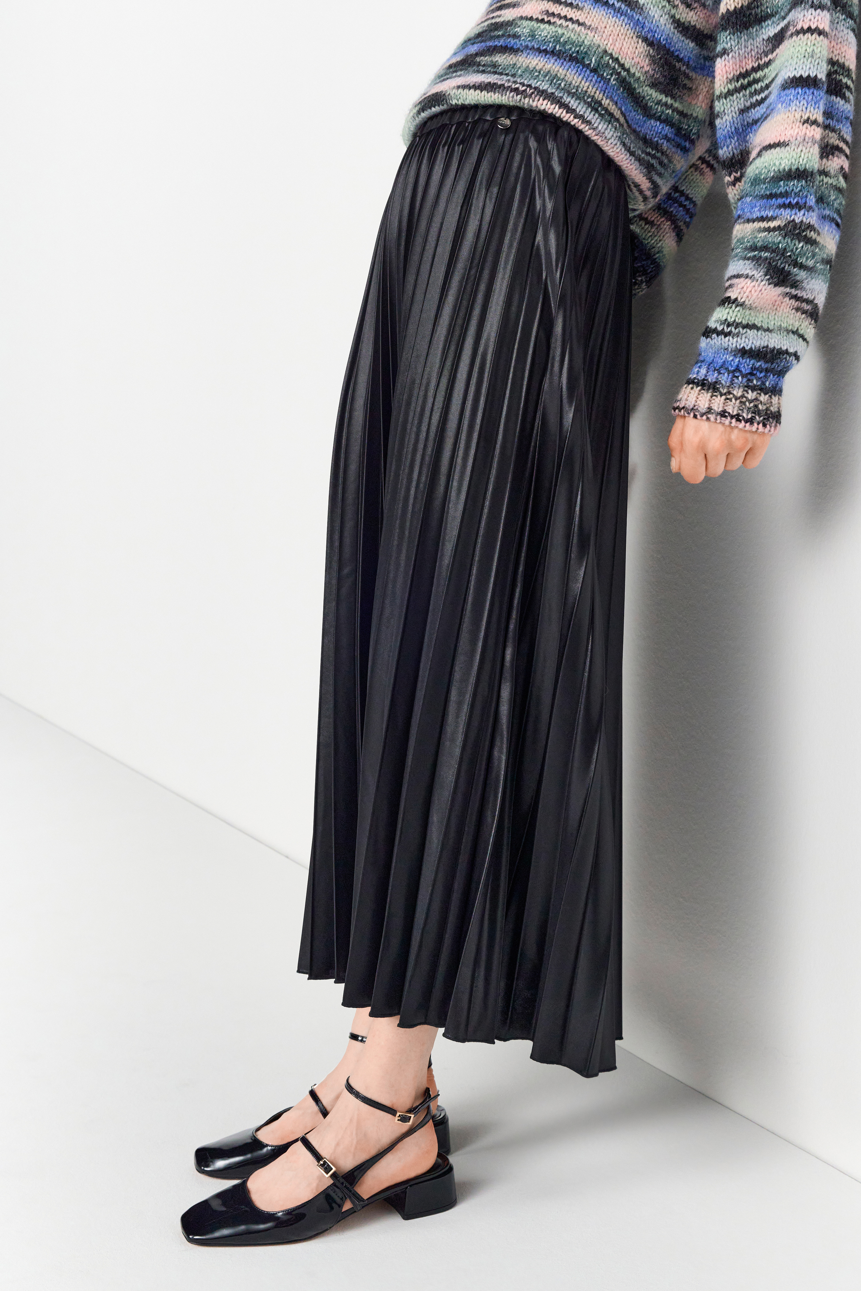 Shiny plissee skirt