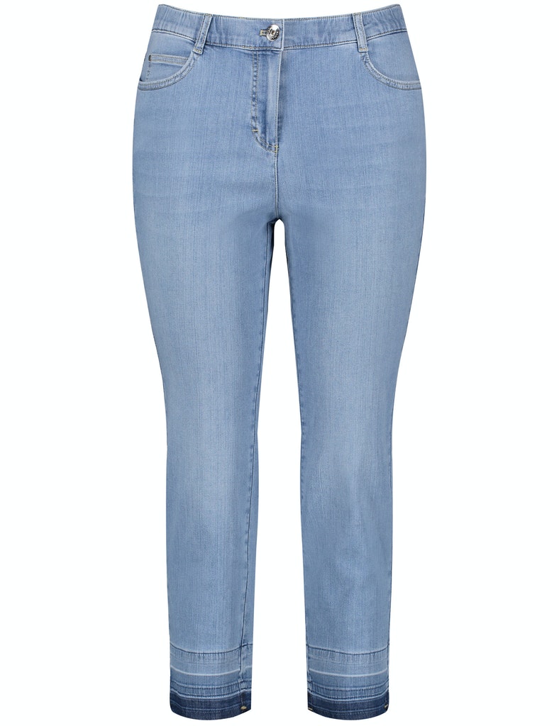 7/8 Betty Jeans mit ausgefransten Säumen