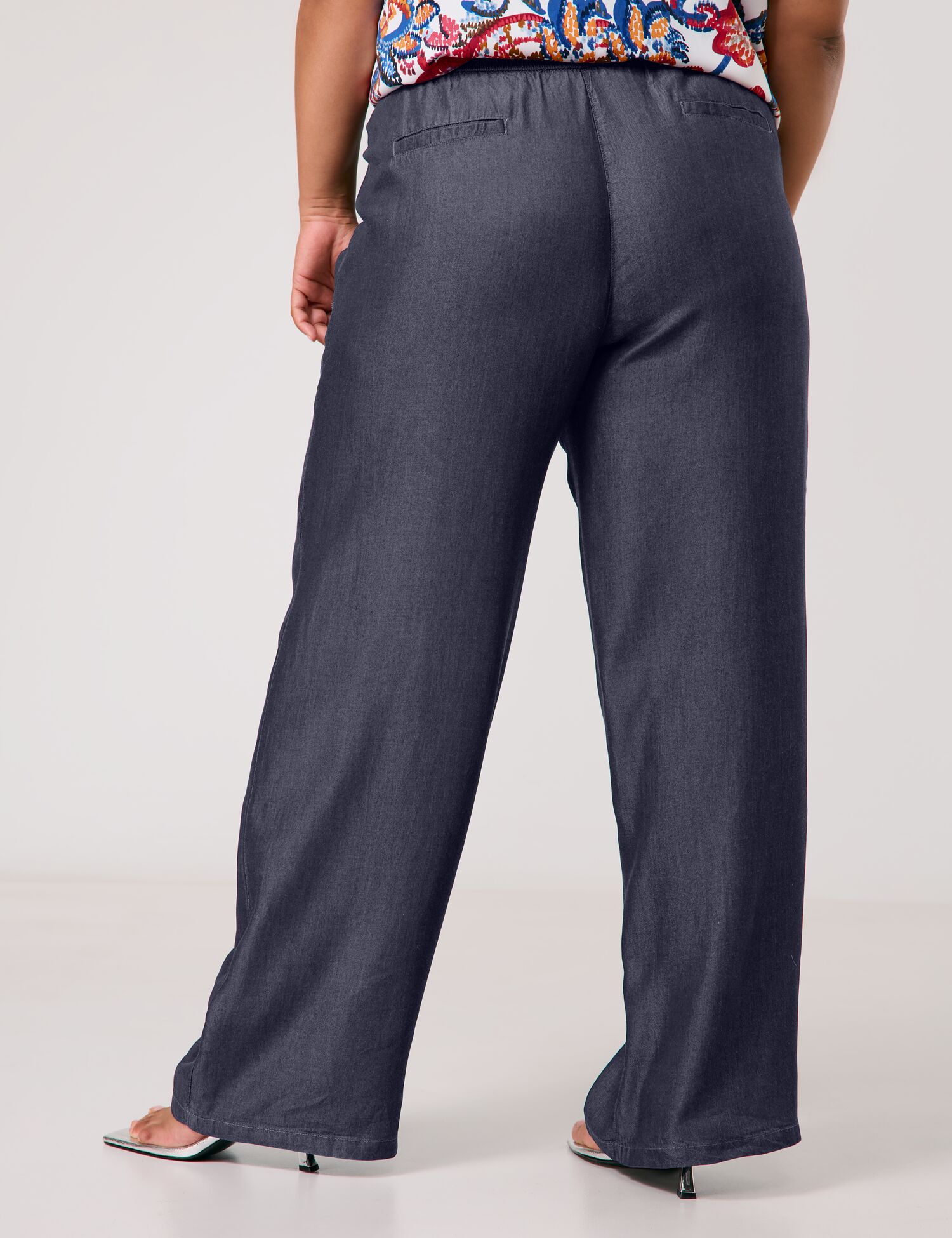 Fließende, weite Hose mit Denim-Optik Carlotta