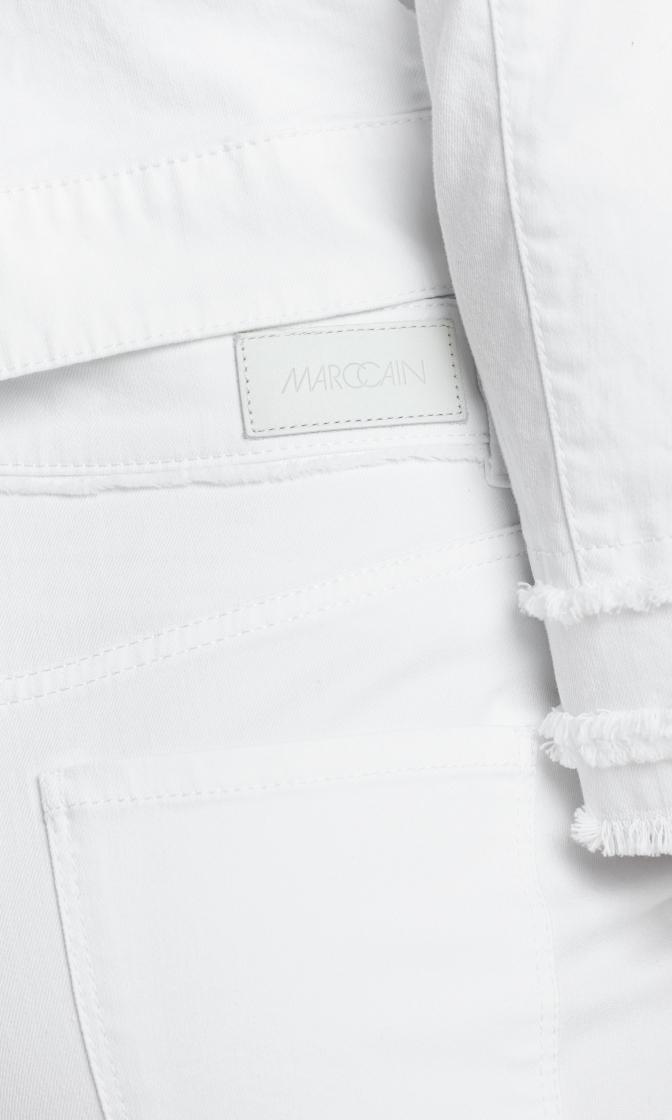 Jeans mit Fransenverzierung