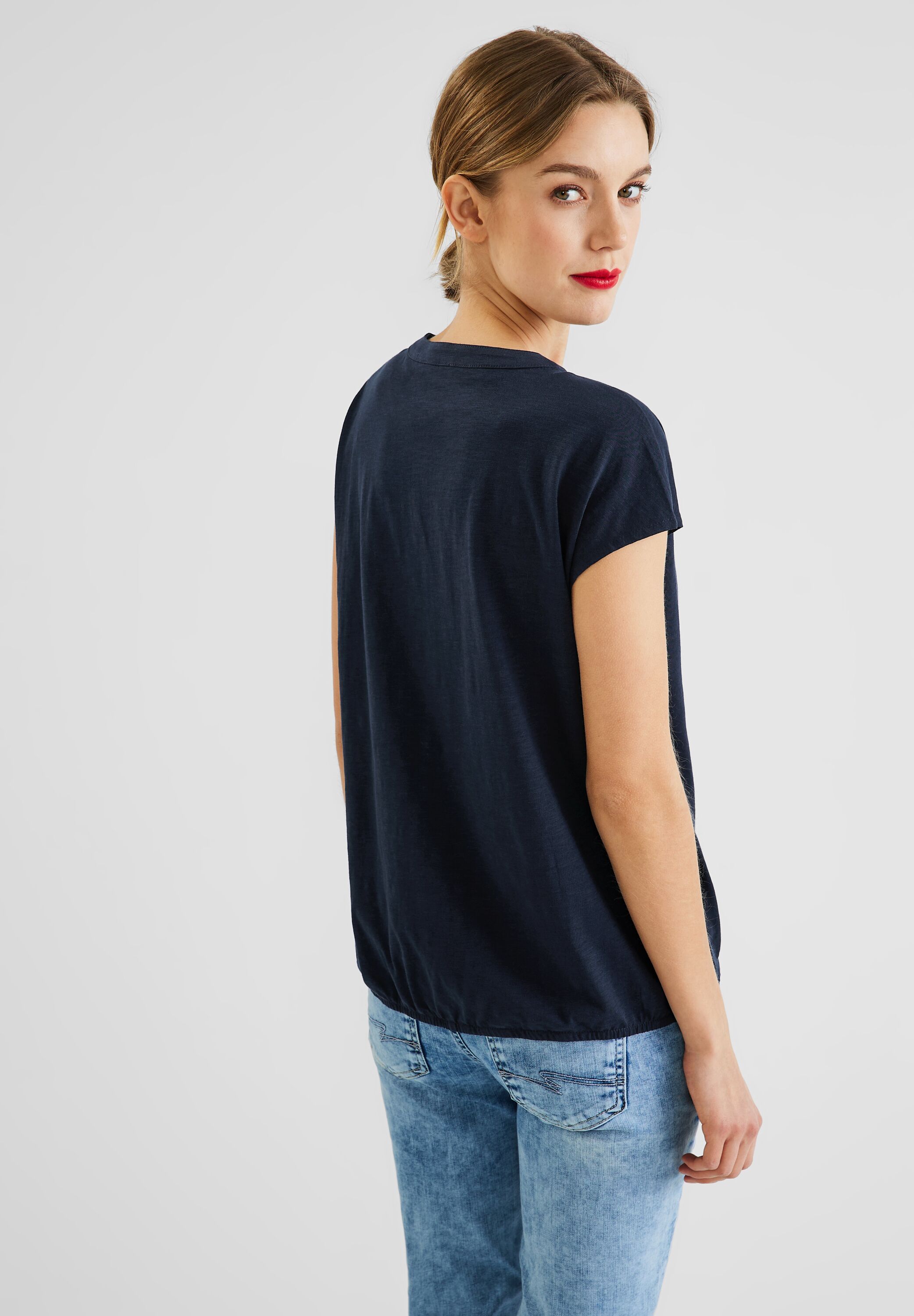 T-Shirt mit Elastiksaum