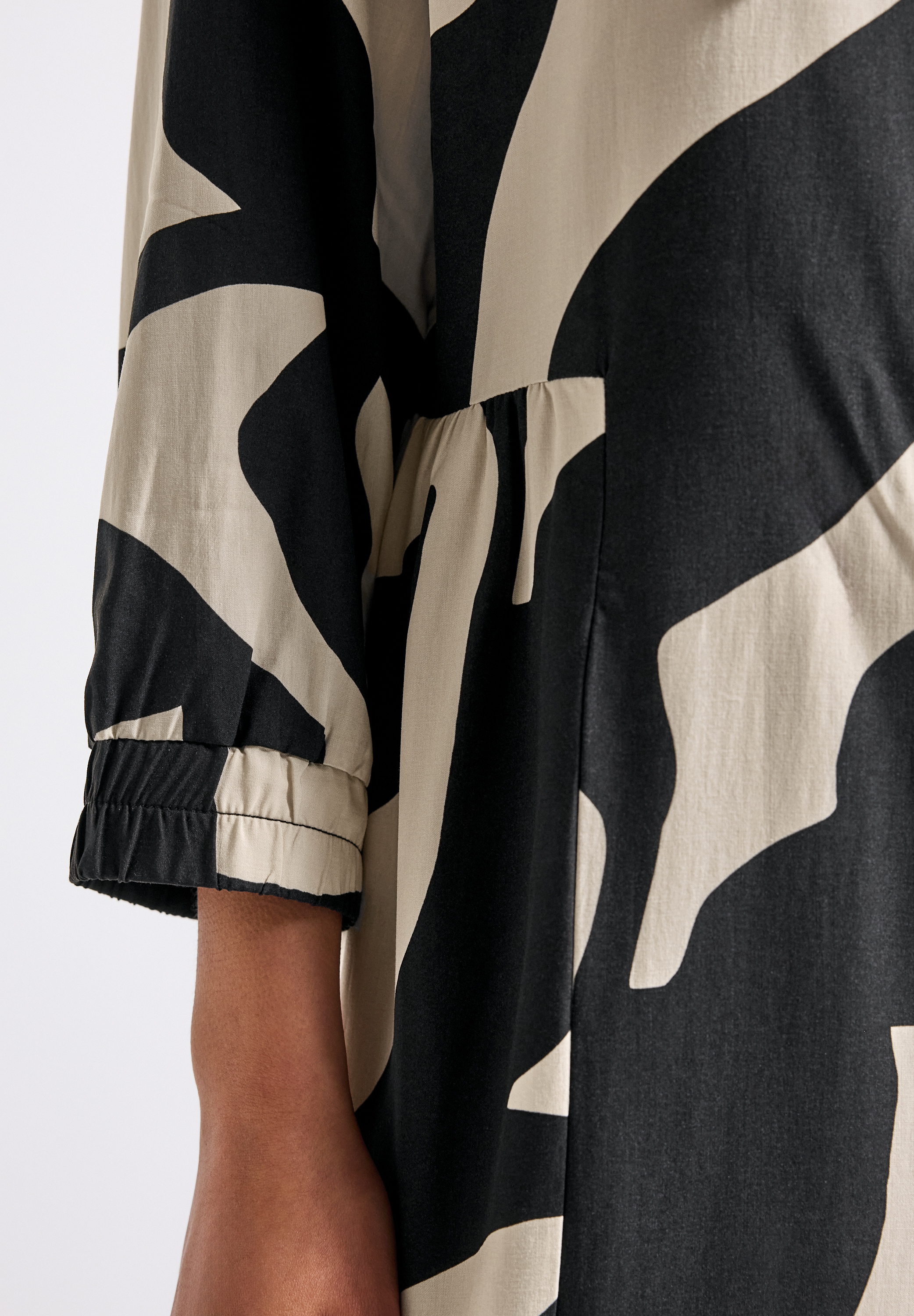 Gemustertes Midi-Kleid