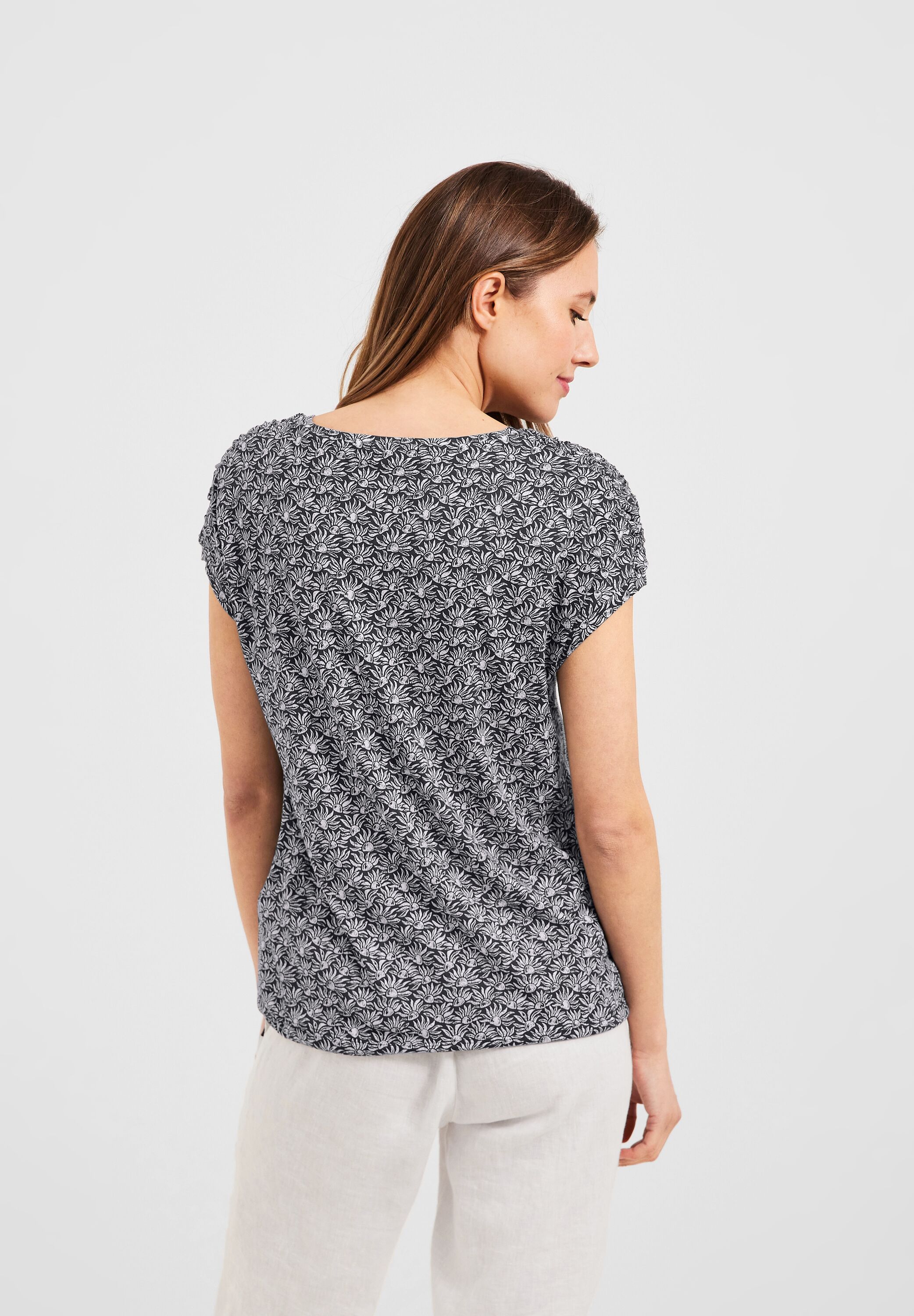 T-Shirt mit Smock Schultern