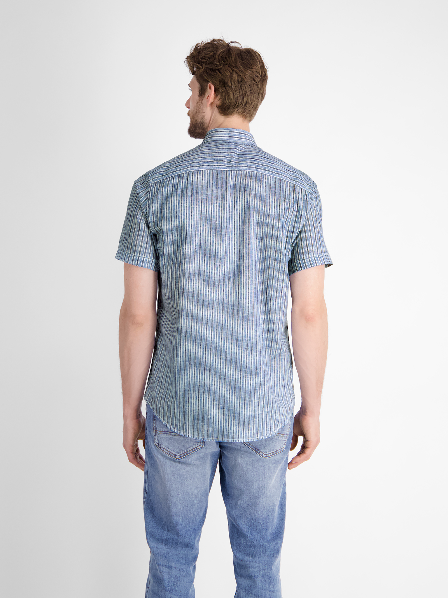 BUTTON DOWN