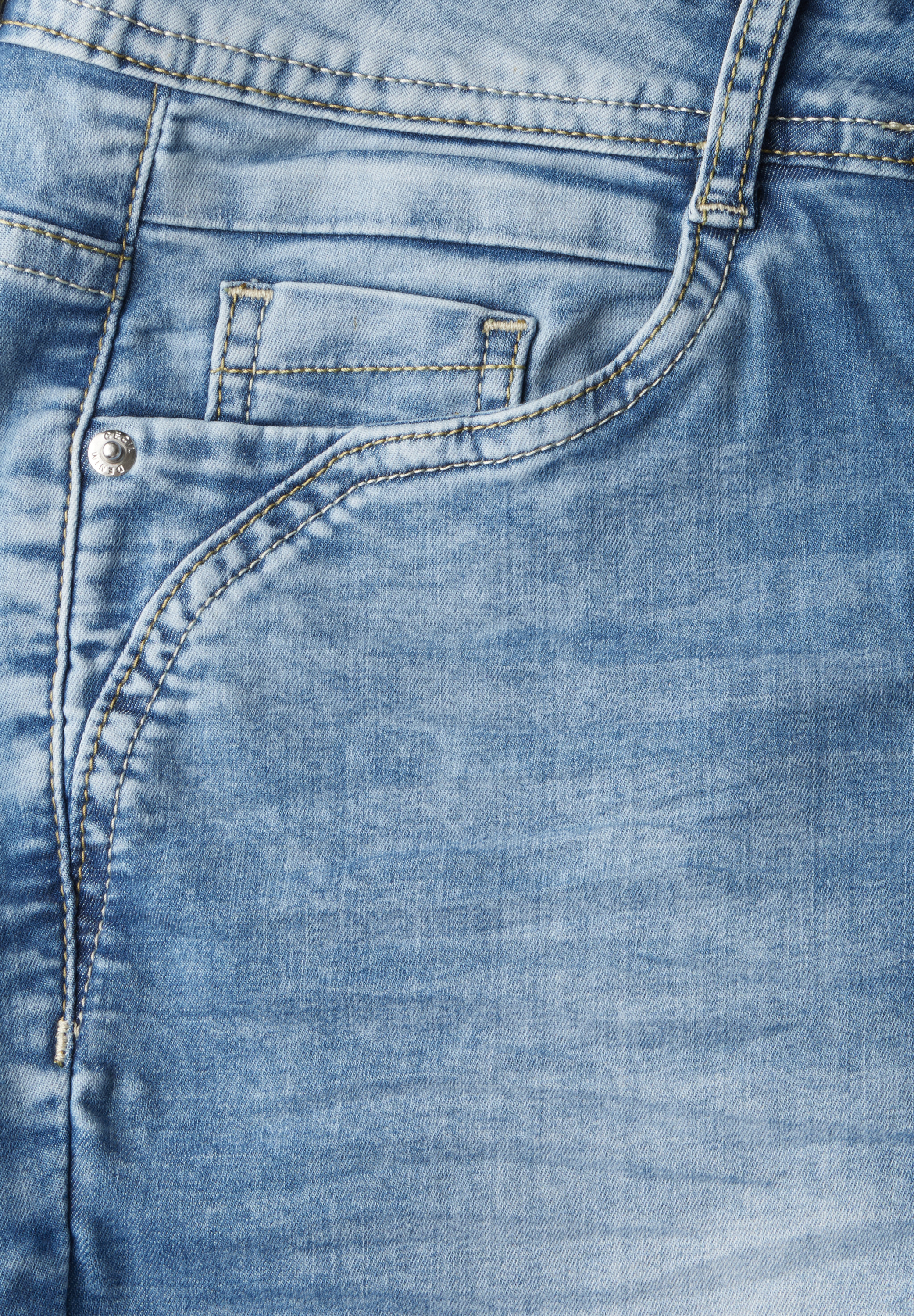 Capri Jeans
