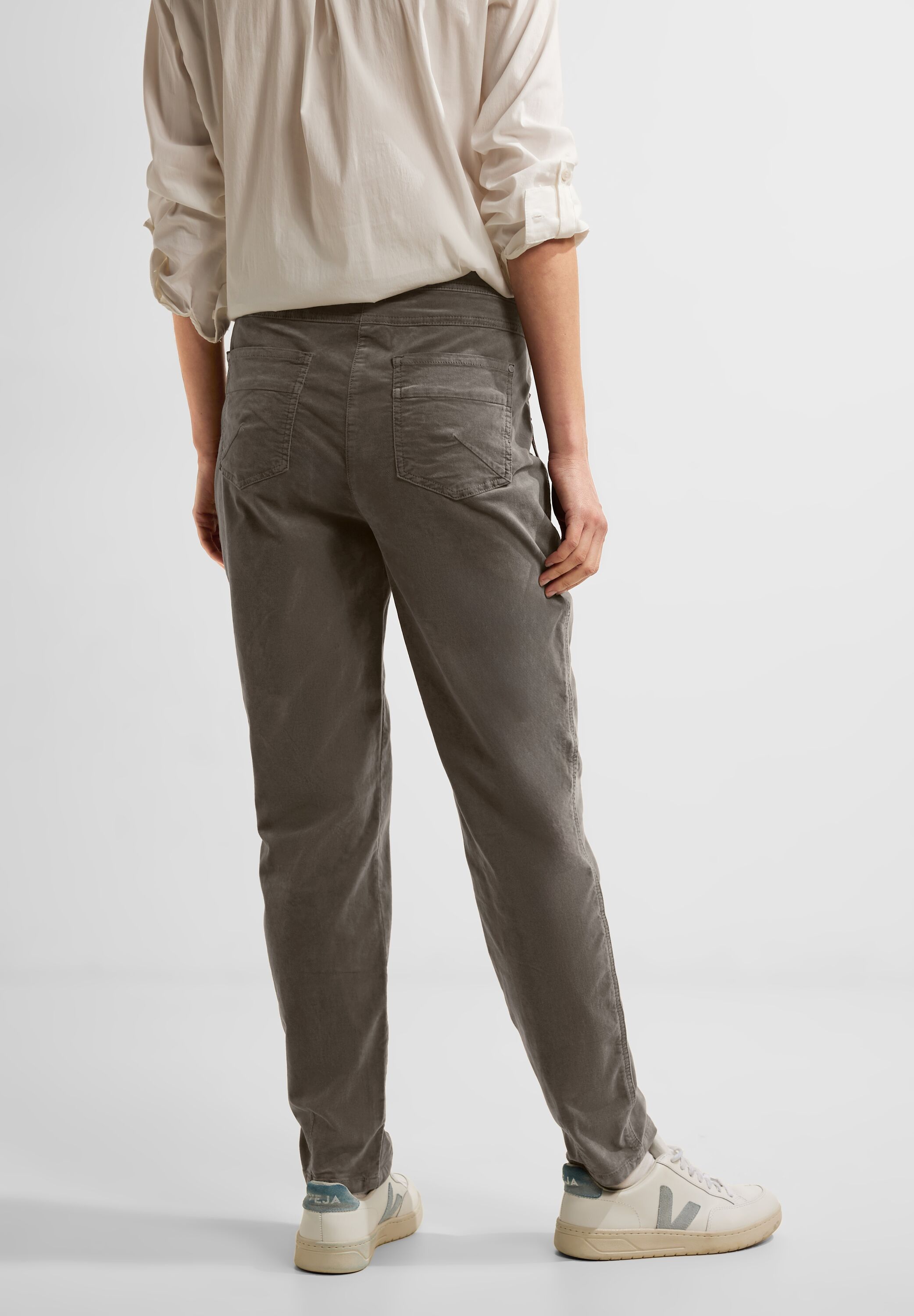 Casual Fit Hose