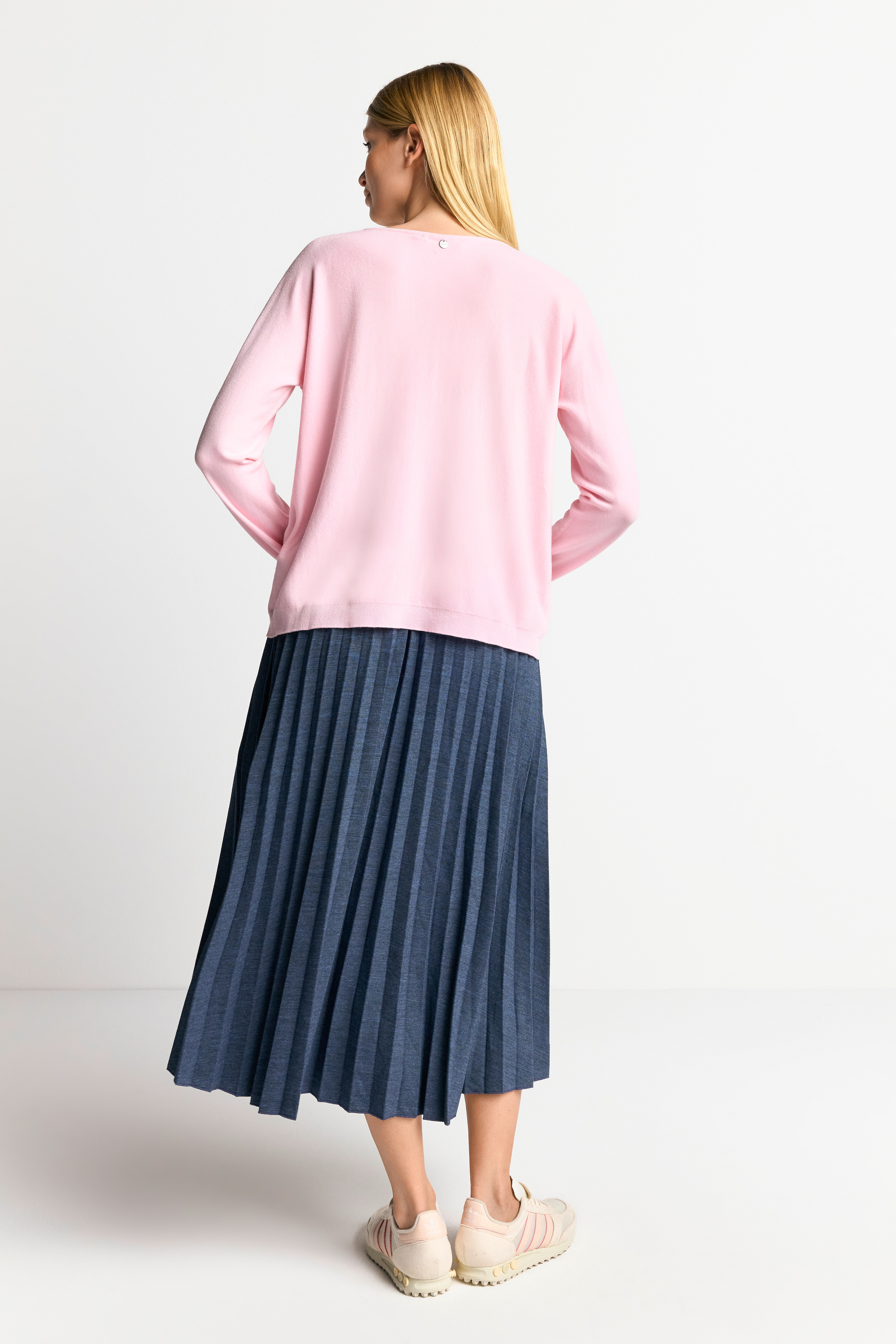 Seamless boat neck