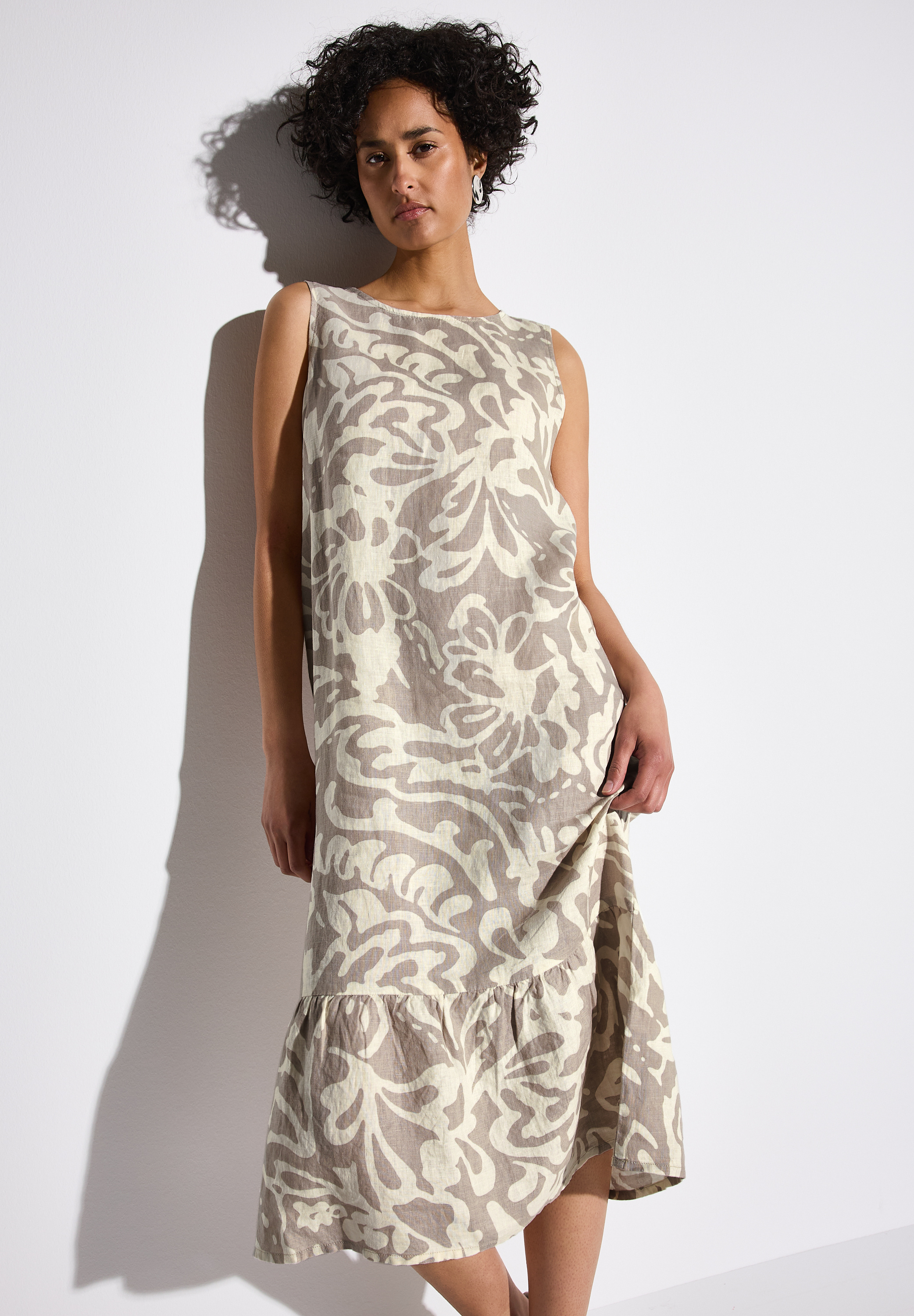 Gemustertes Volant-Kleid