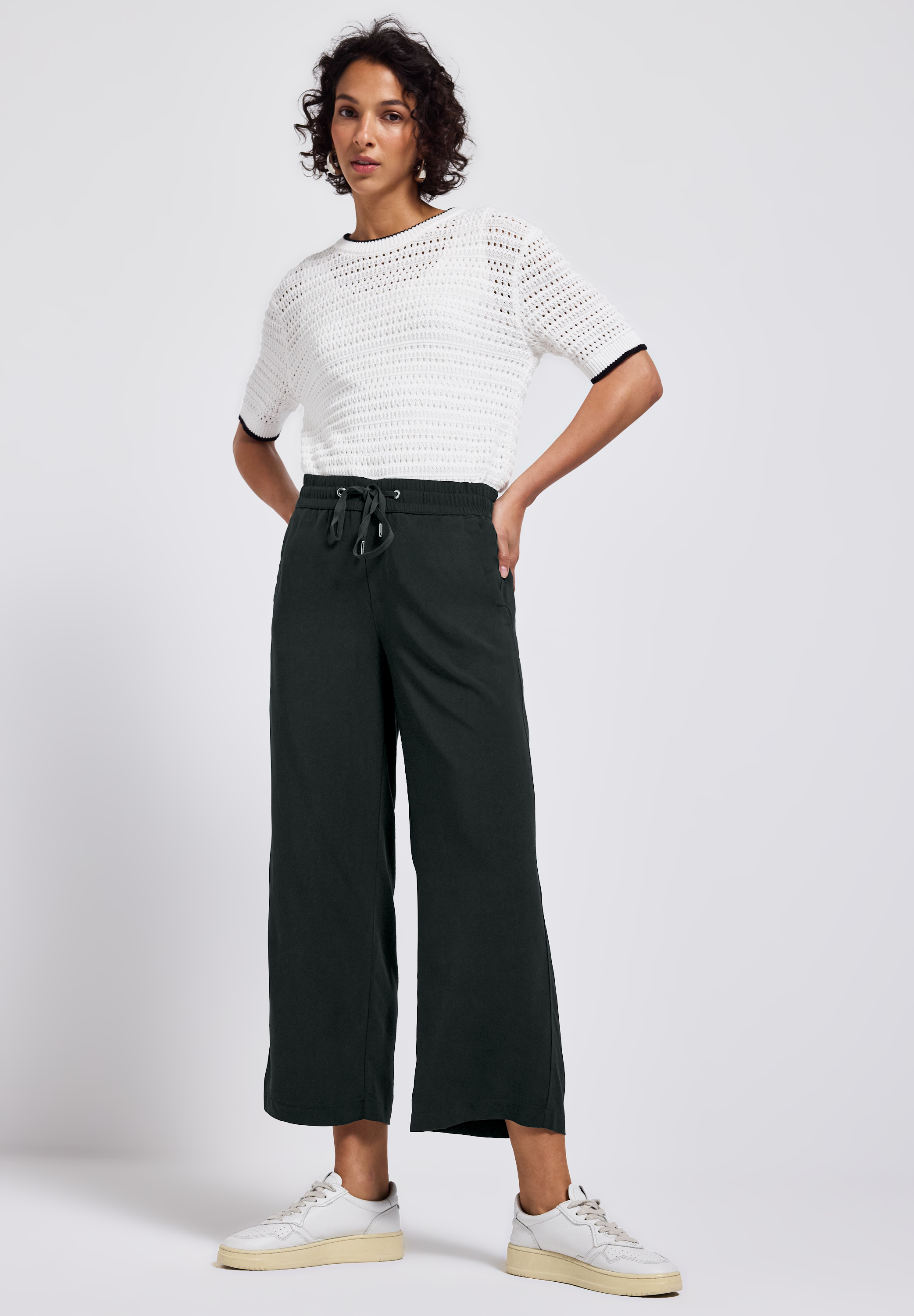 Wide Leg Hose