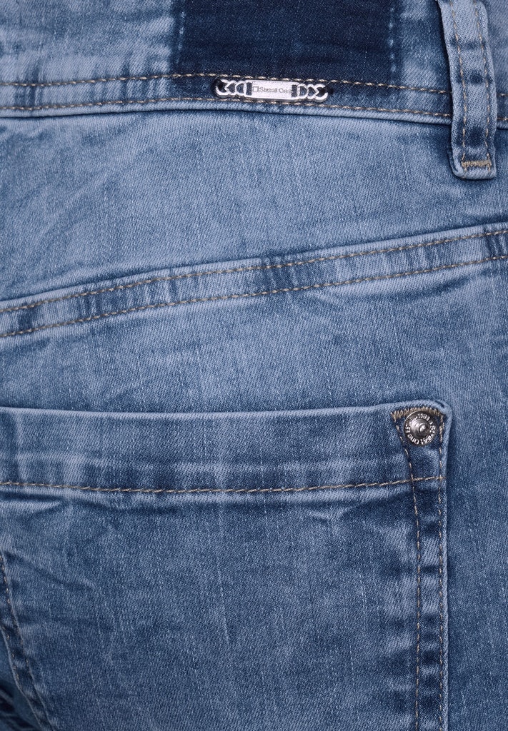 Casual Fit Jeans