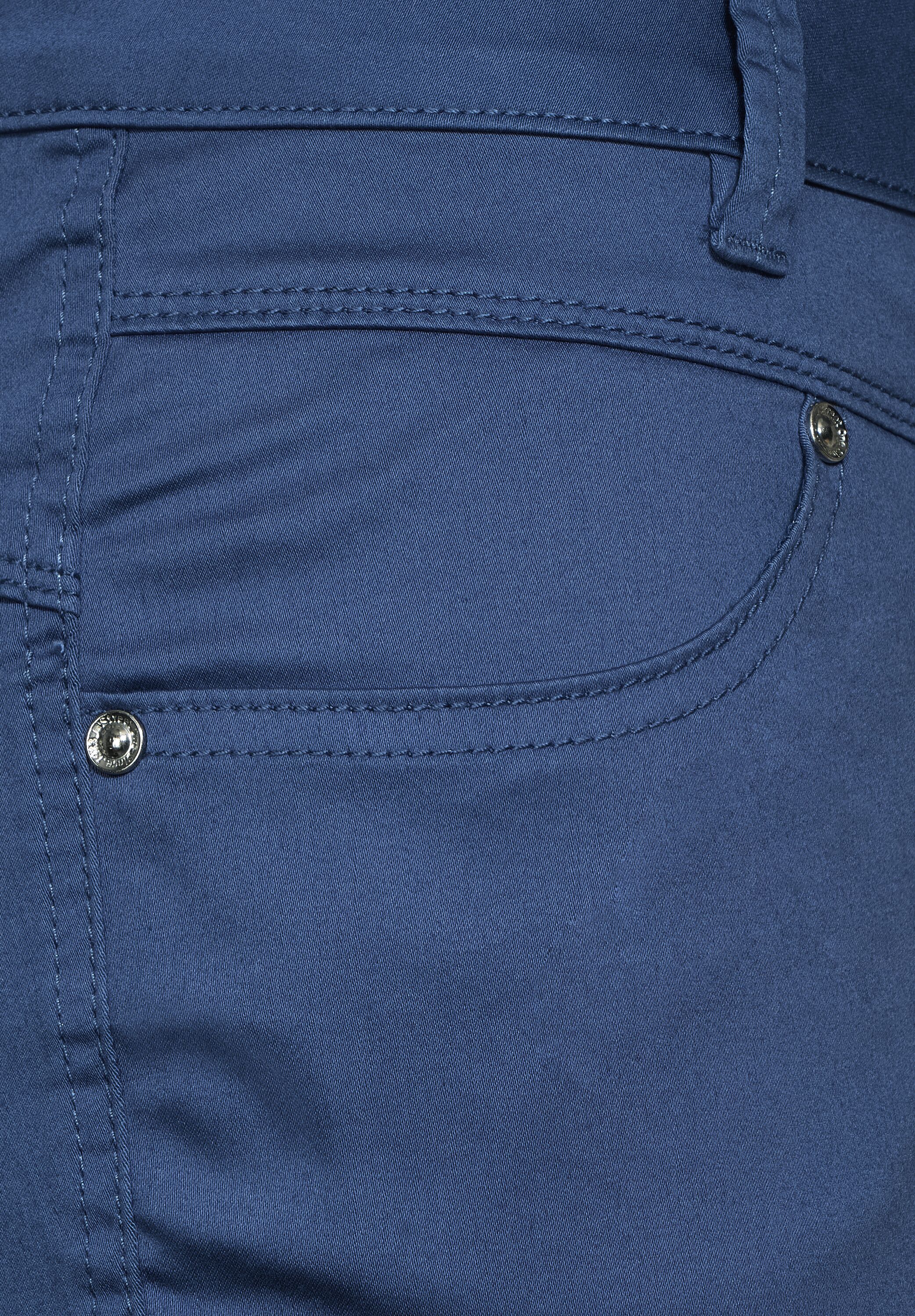 Casual Fit Capri Hose