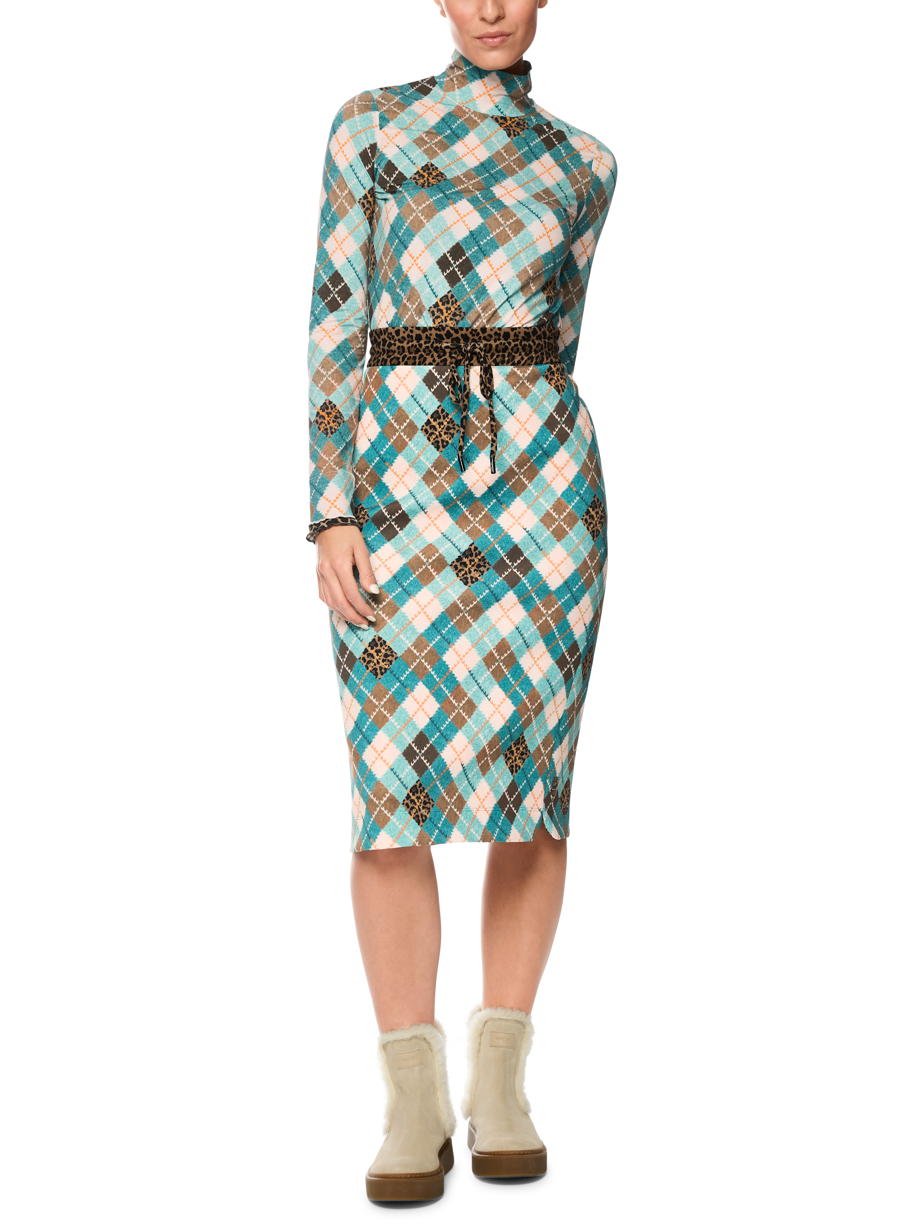 Tailliertes Langarmshirt mit Rollkragen