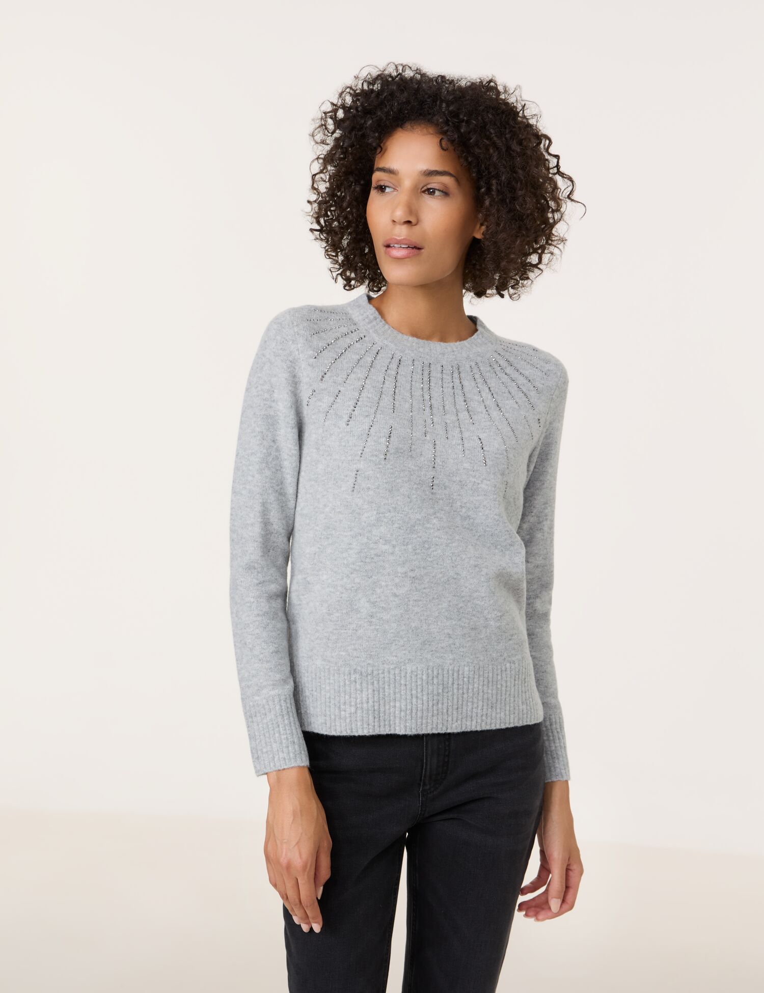 Strickpullover mit Ziersteinchen