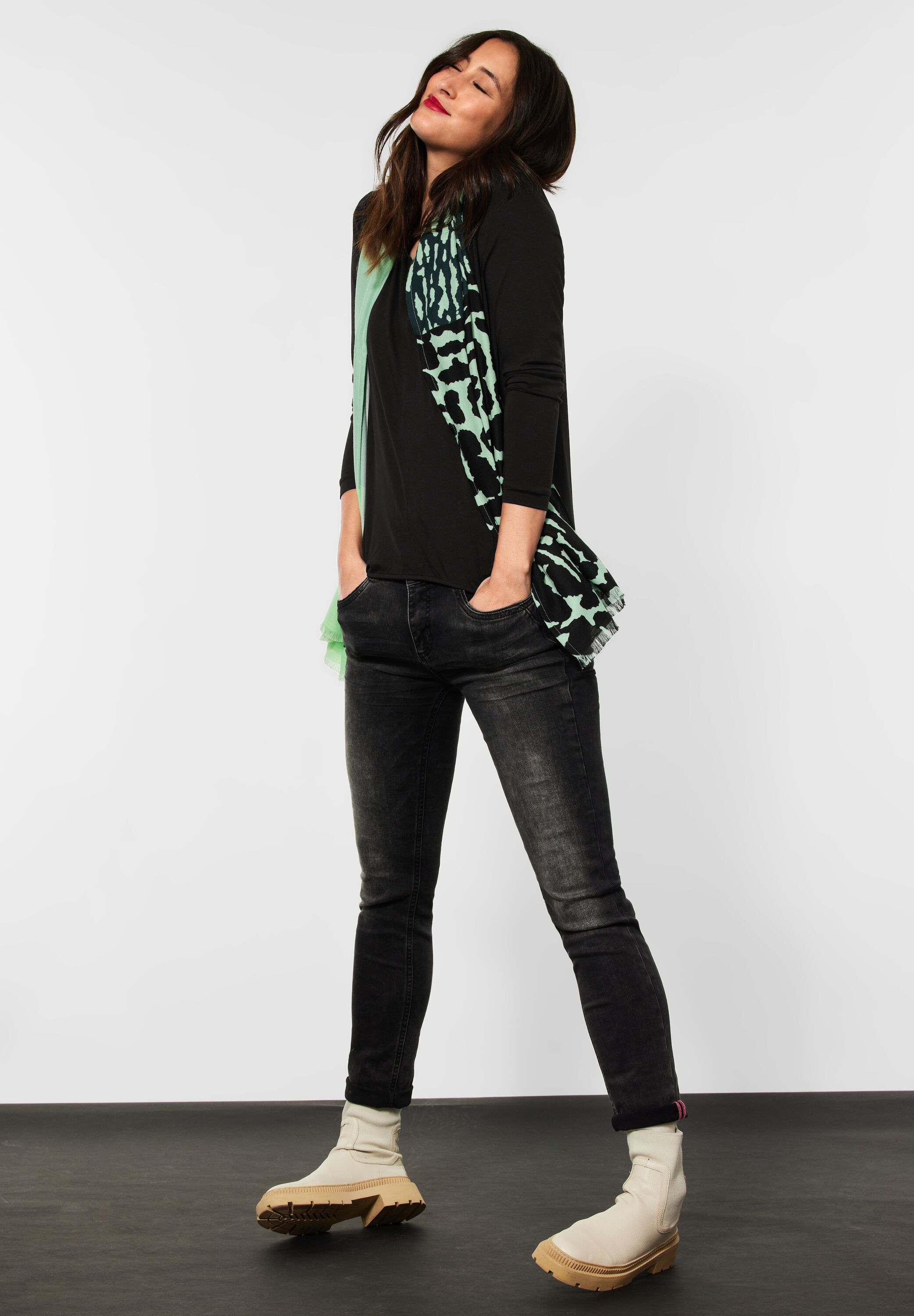 Shirt mit V-Ausschnitt