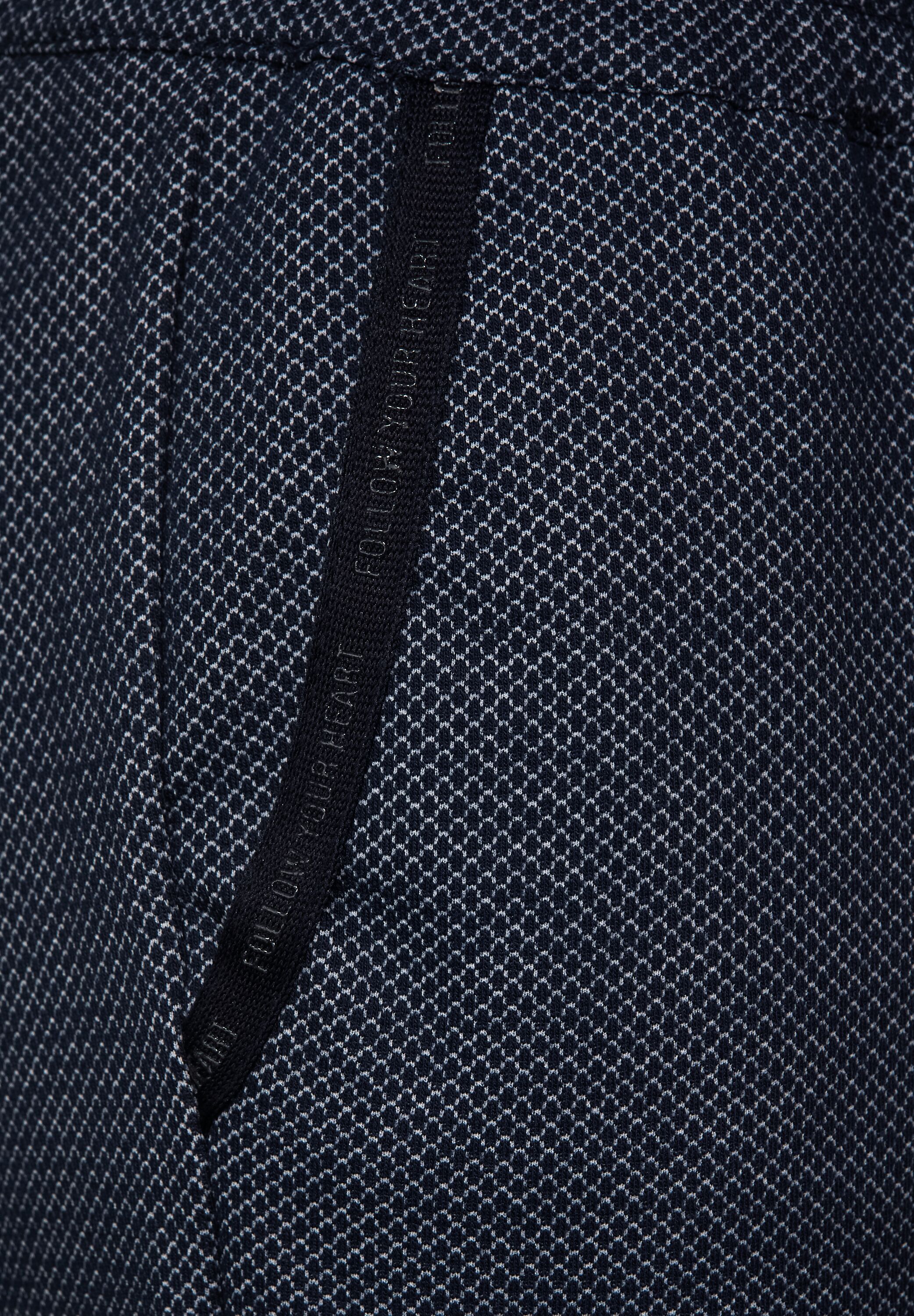 Casual Fit Hose