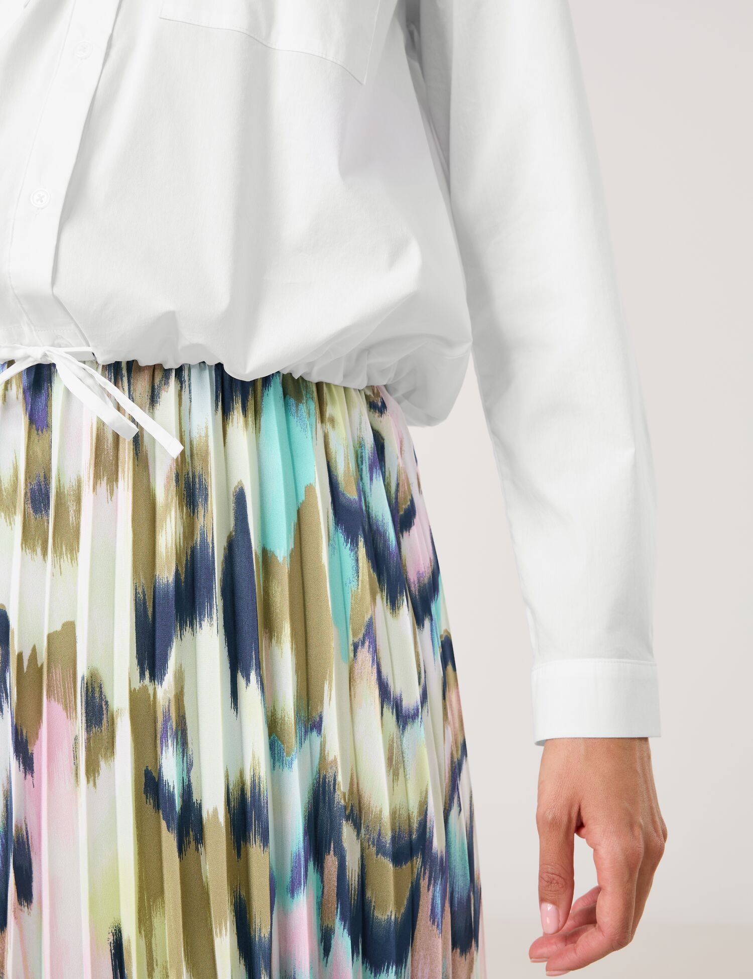 Hemdbluse mit Tunnelzug am Saum