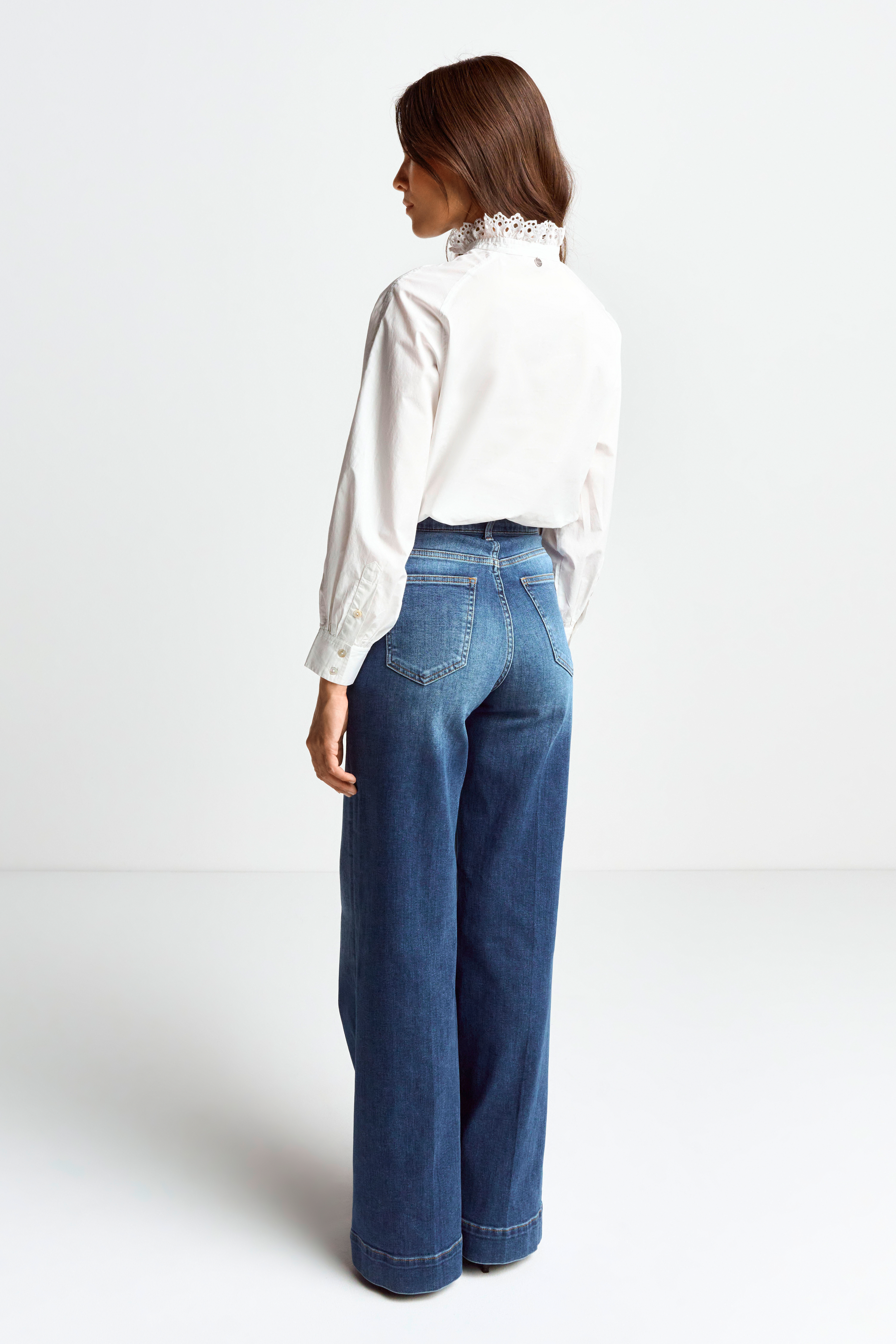Blouse with embroidery organic