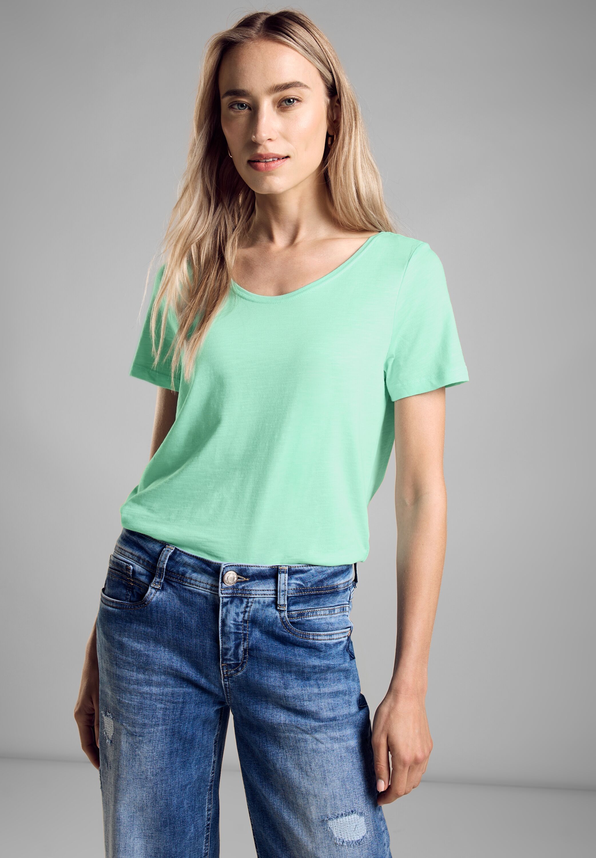 Basic T-Shirt