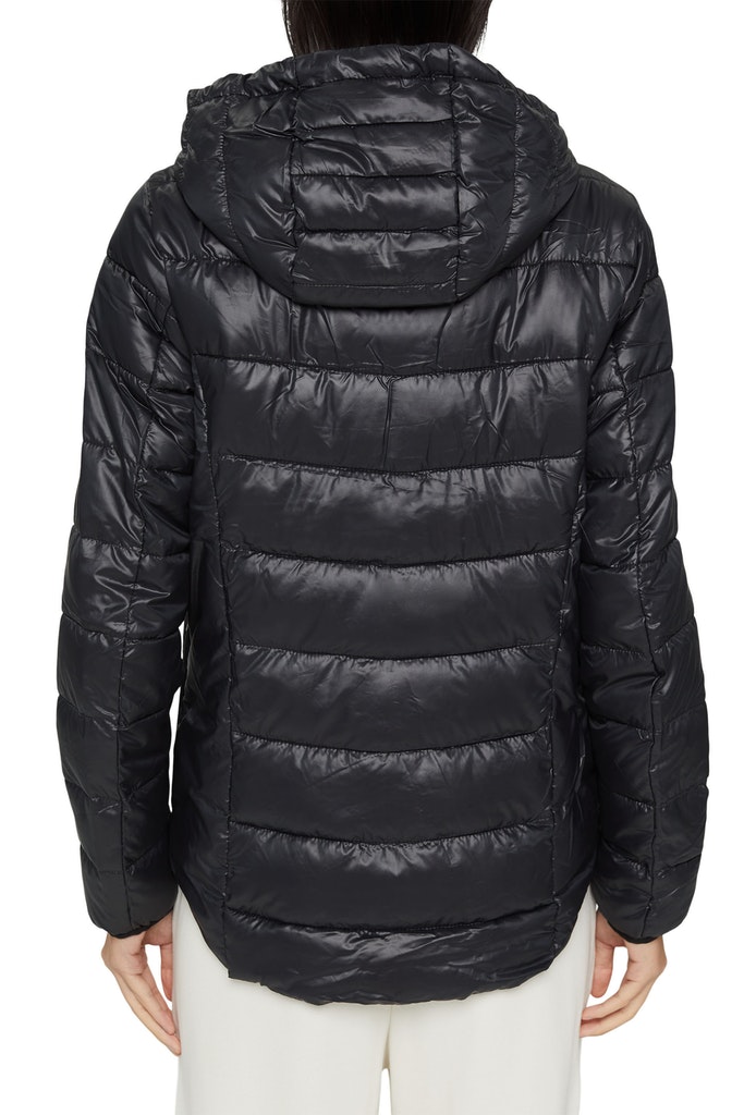 Recycelt: leichte Steppjacke mit Kapuze