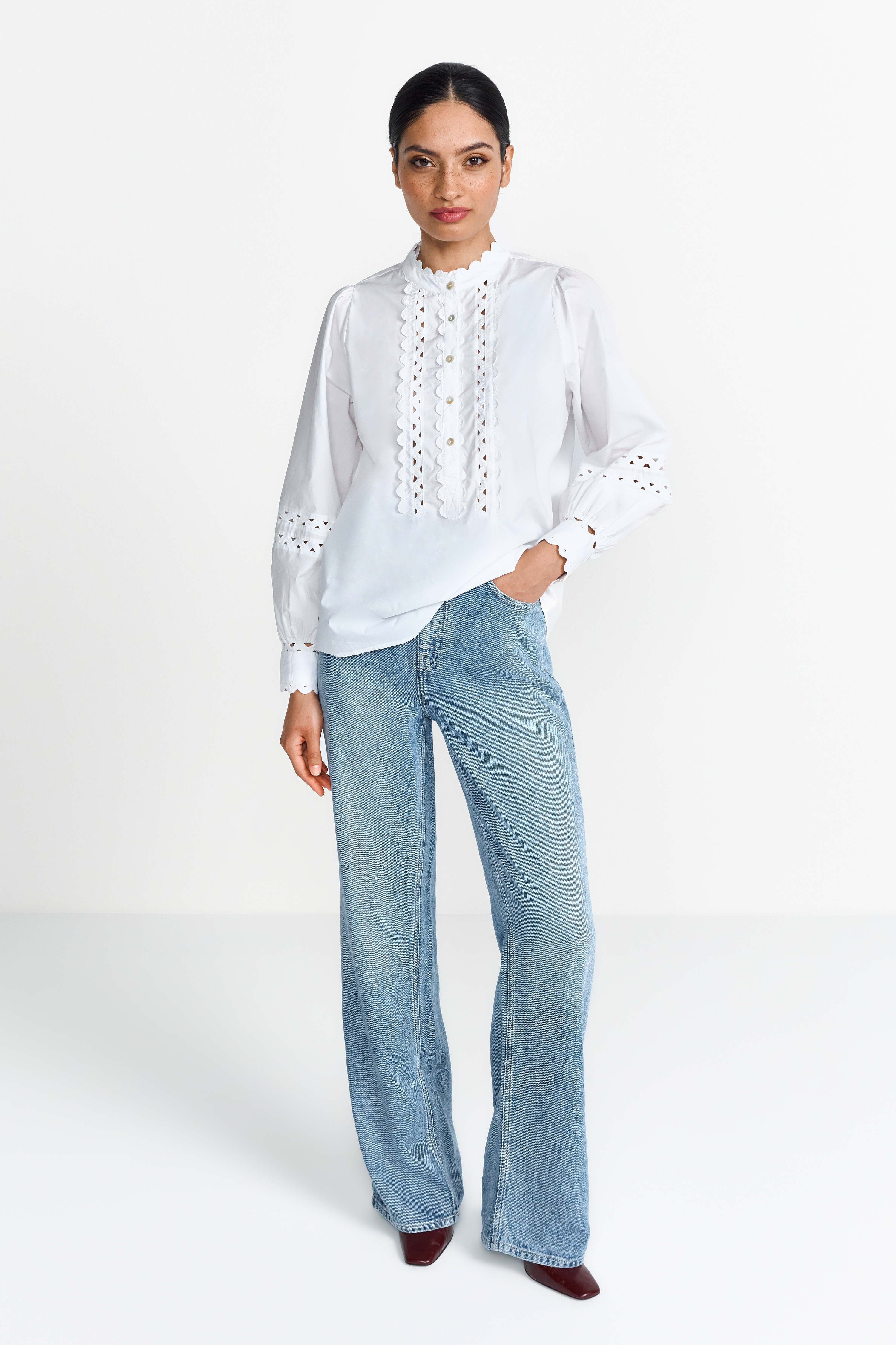 Cotton blouse with ruffles