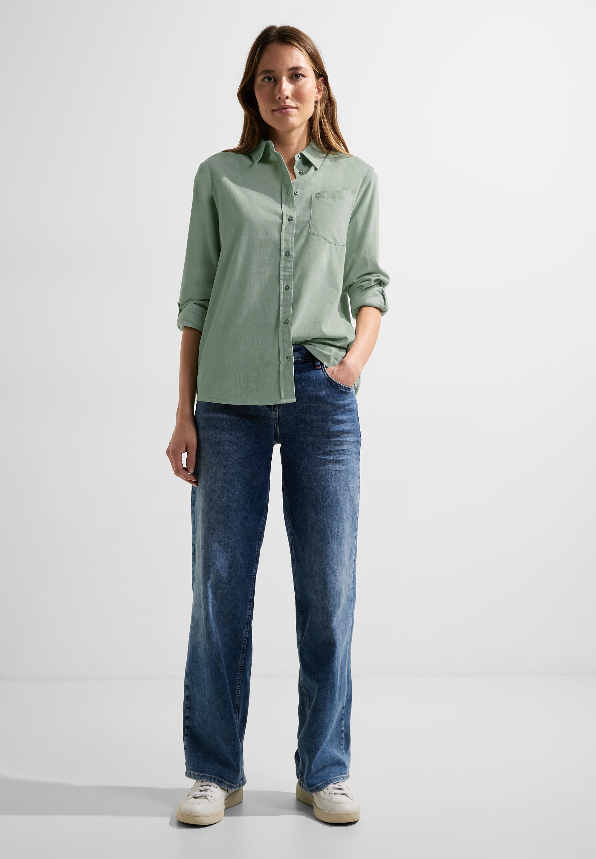 Cordbluse mit Hemdkragen