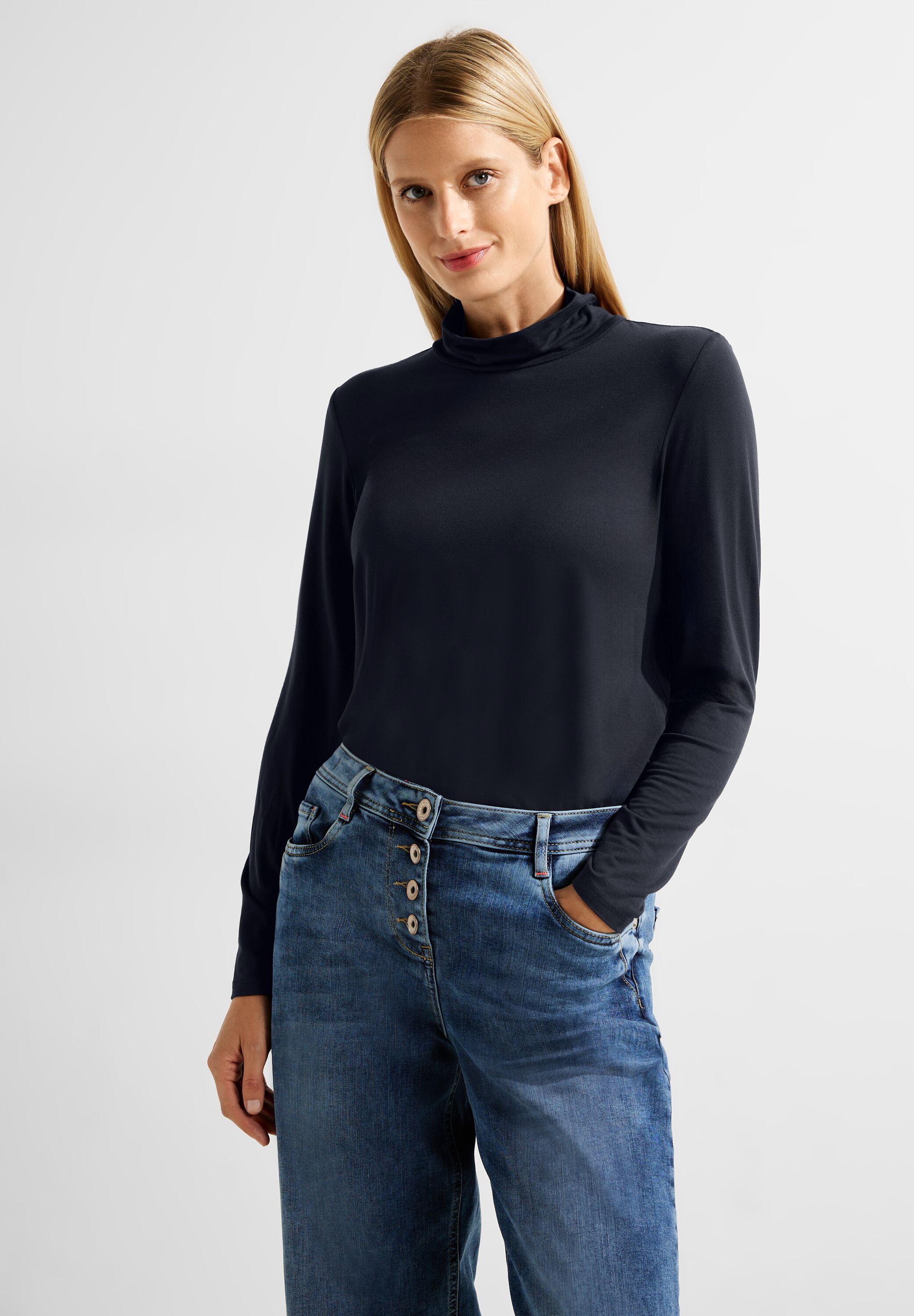Shirt mit hohem Kragen