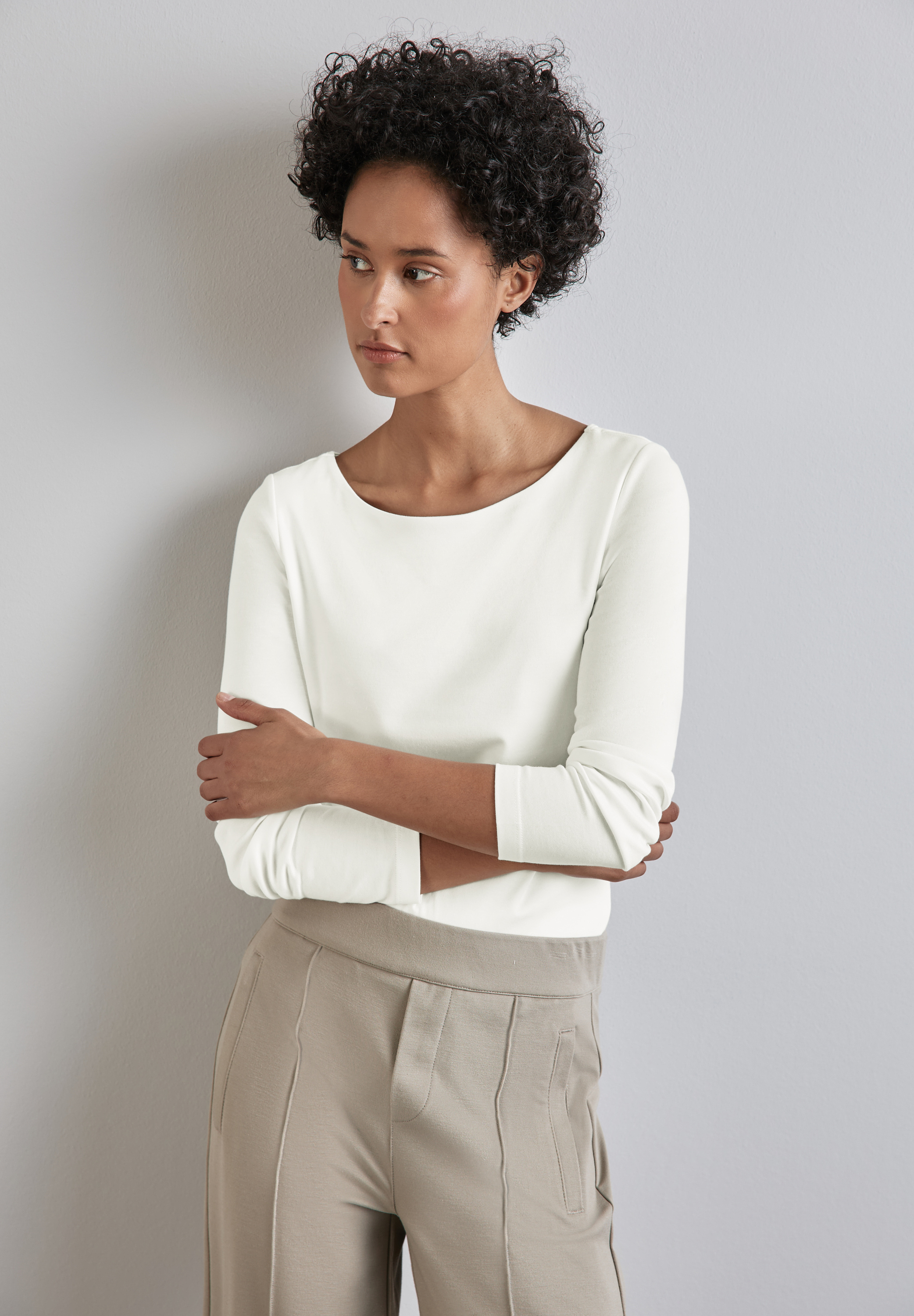 Shirt mit U-Boot-Ausschnitt