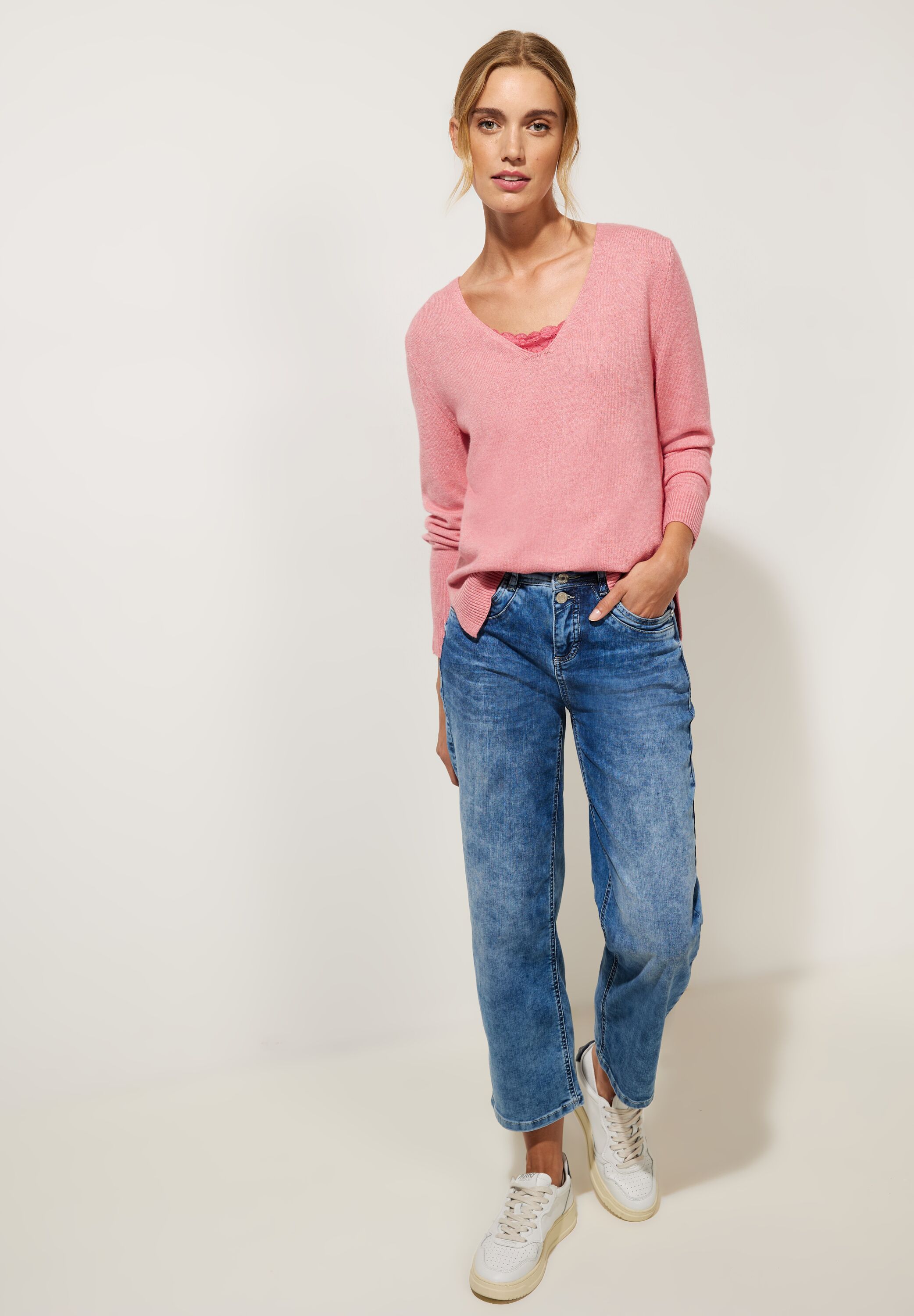Basic Top mit Spitze