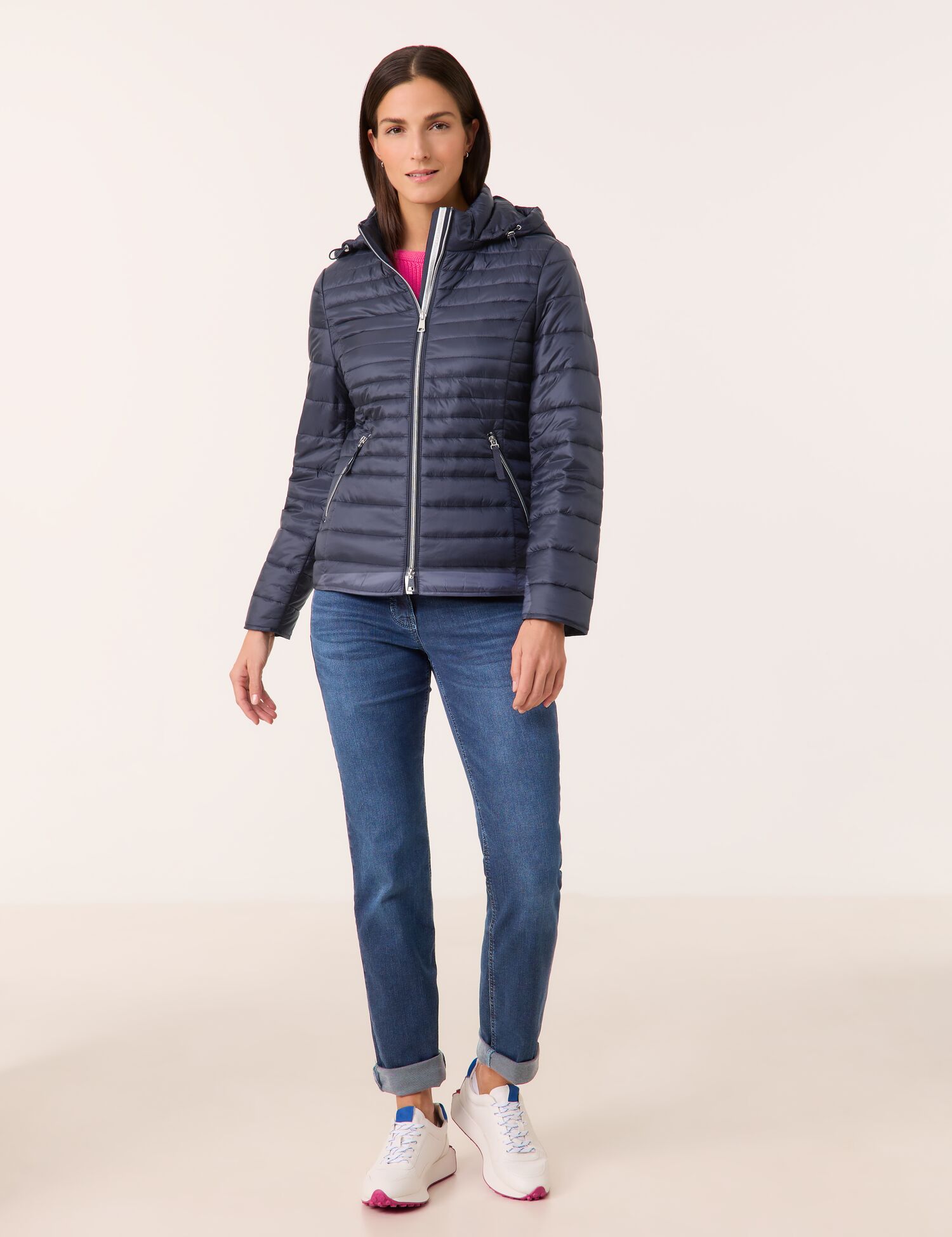 Steppjacke mit abnehmbarer Kapuze