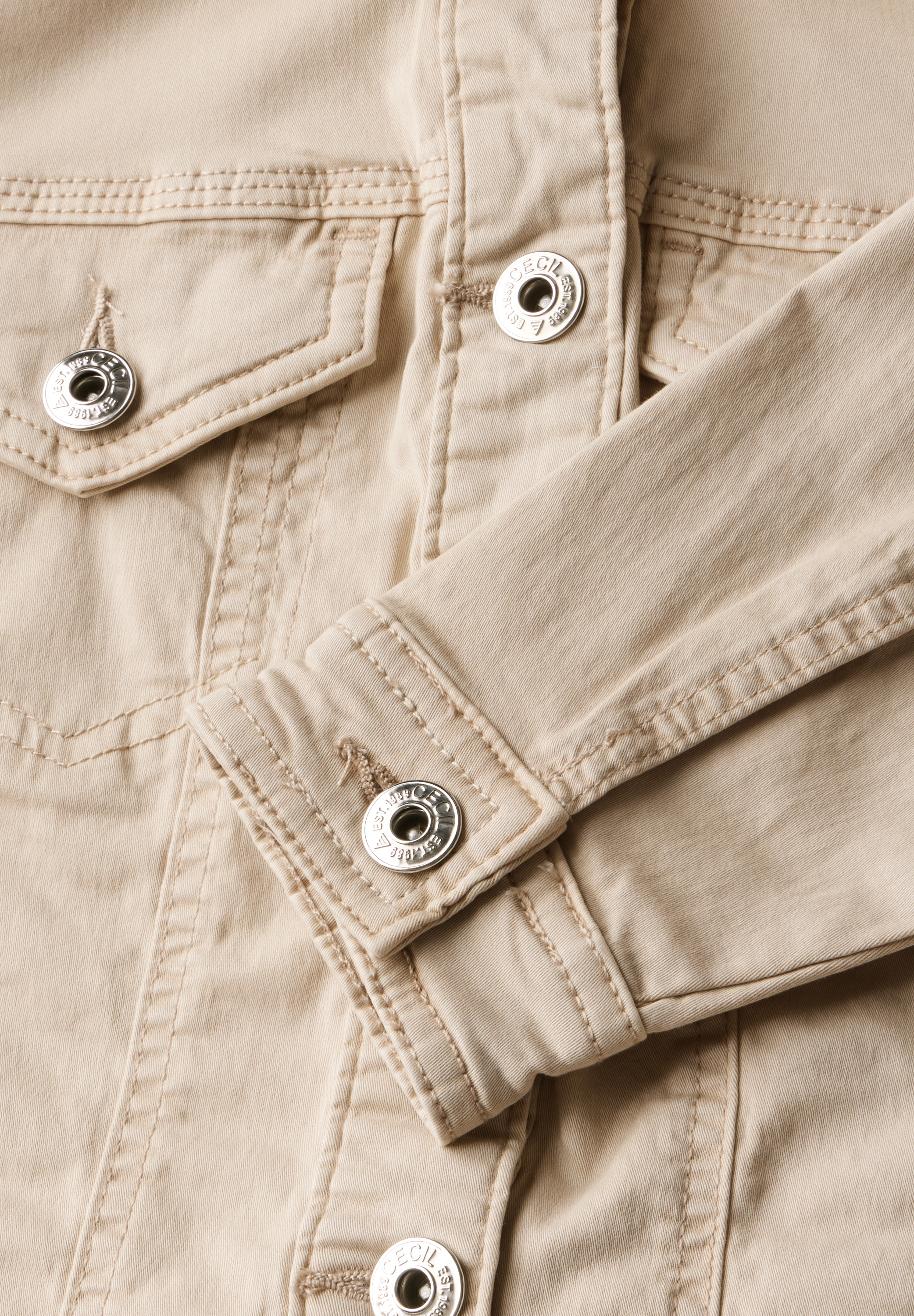 Leichte Jeansjacke