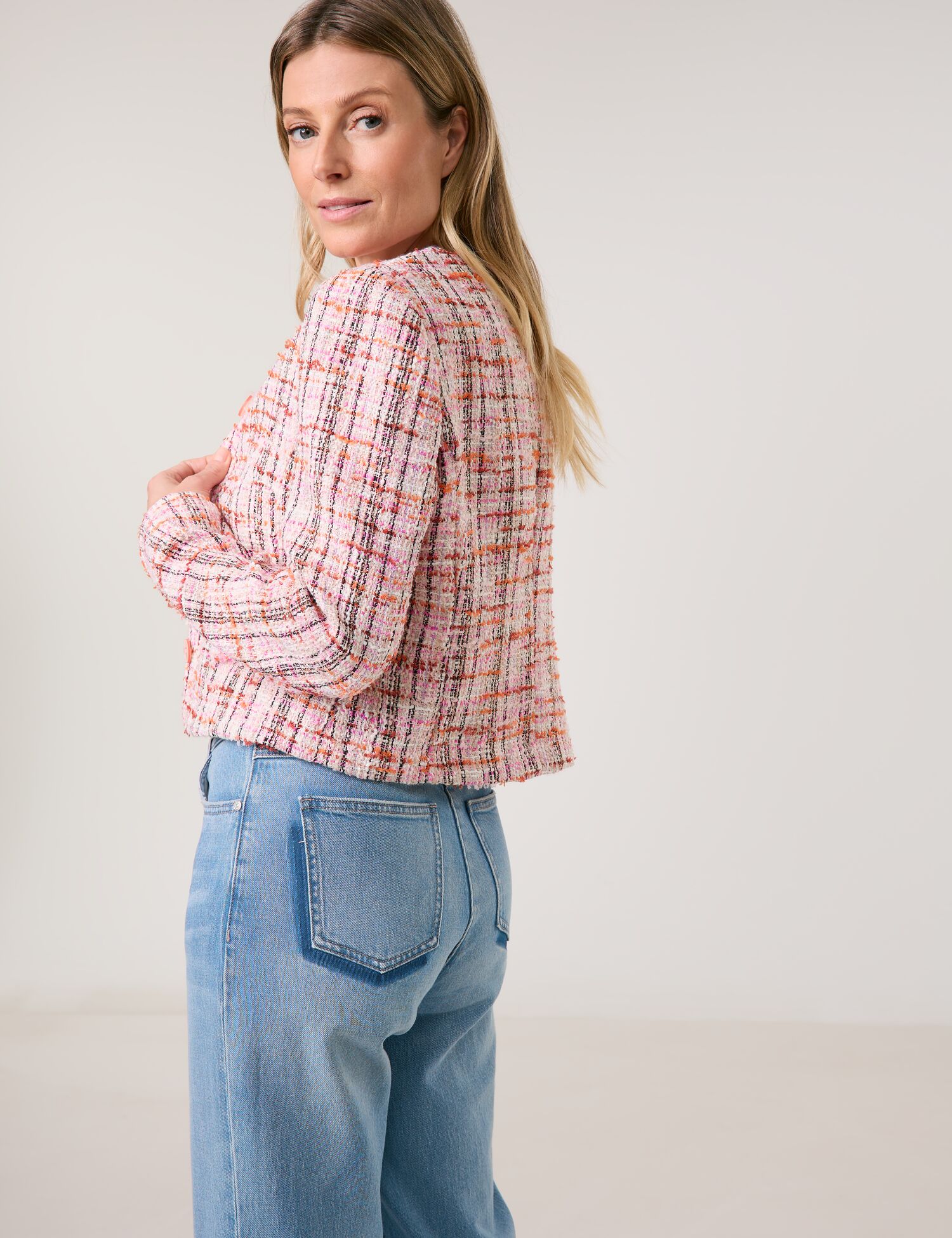 Blazerjacke in Bouclé-Optik mit Fransenkante