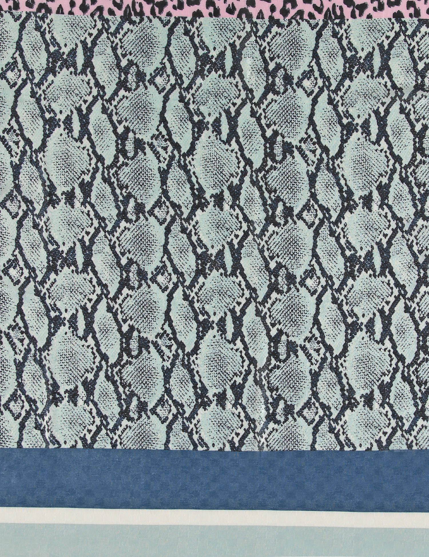 Feiner Schal mit Muster-Patch